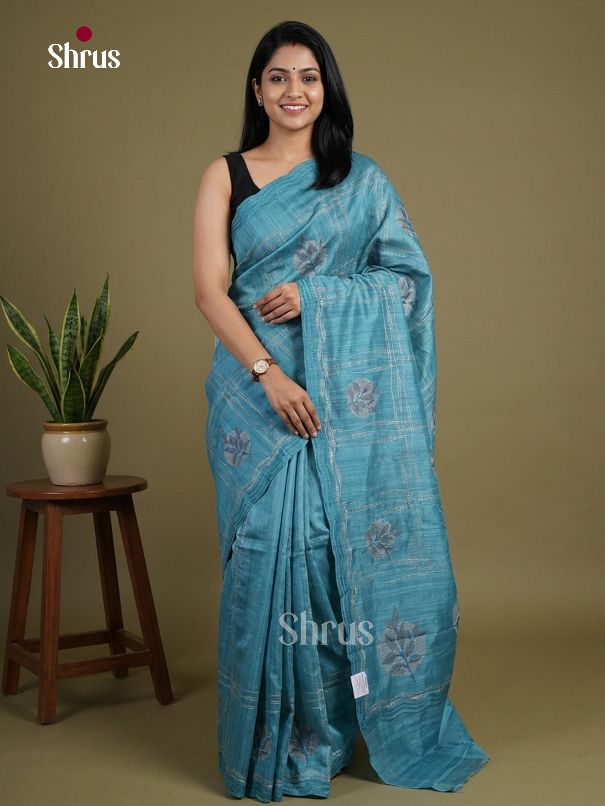 Semi Rawsilk Embroidery Saree - EI10144
