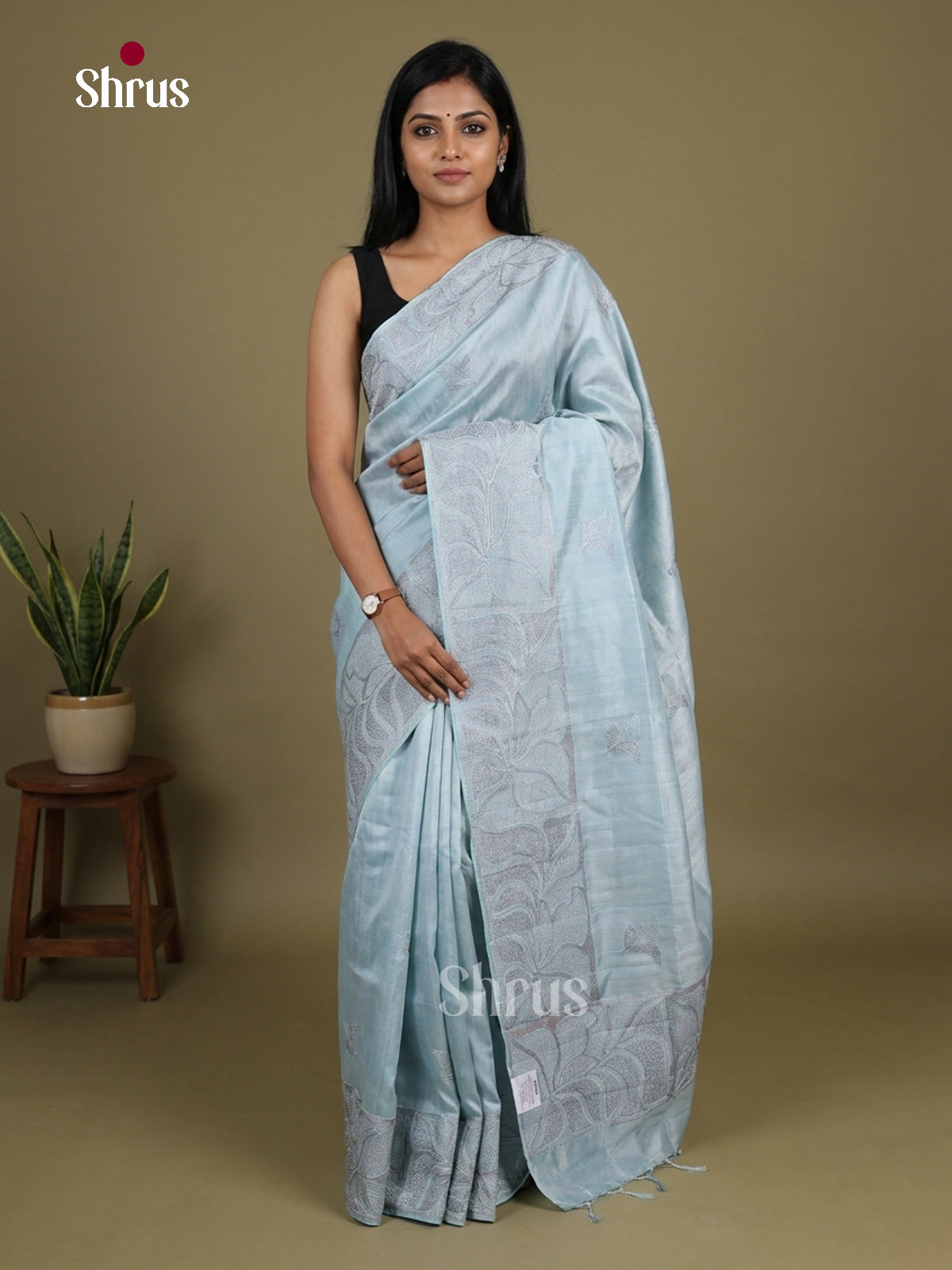 Semi Rawsilk Embroidery Saree - EI10191