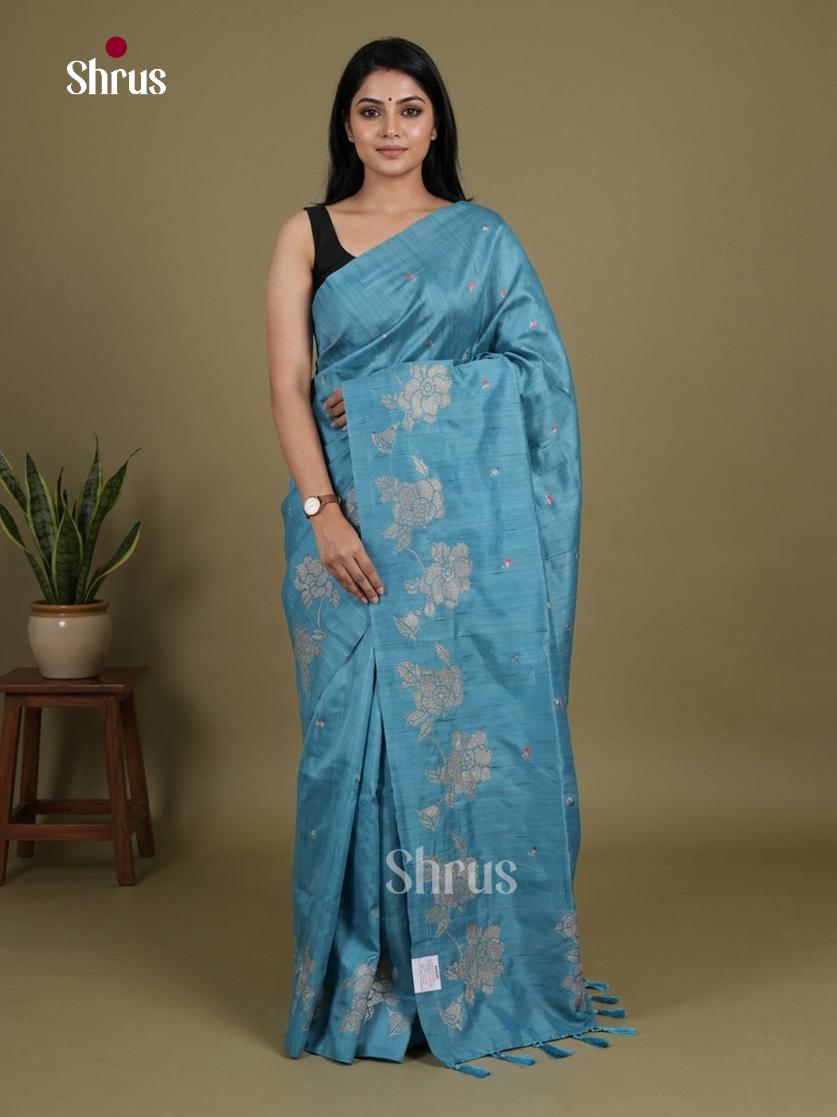 Semi Rawsilk Embroidery Saree - EI10261