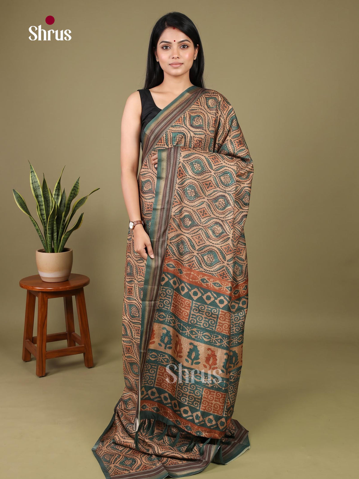 Art Modal Saree - EI24076