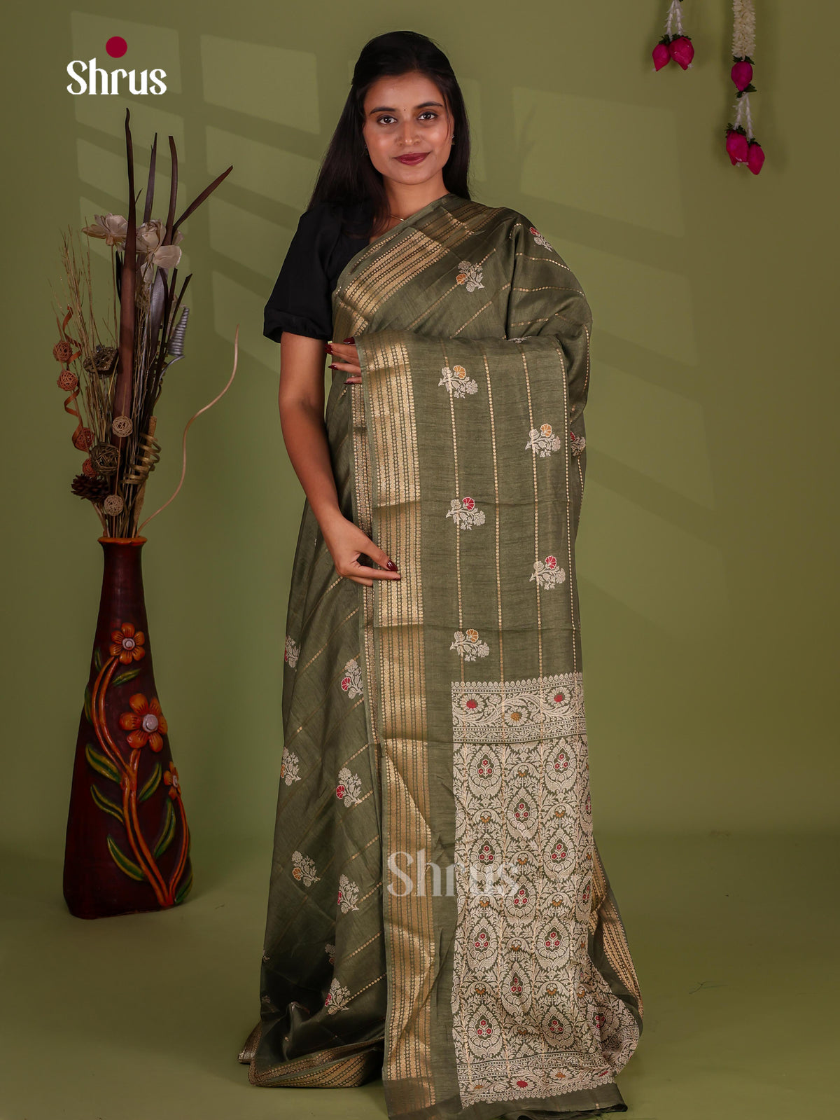 Semi Crepe Saree - EJ11277