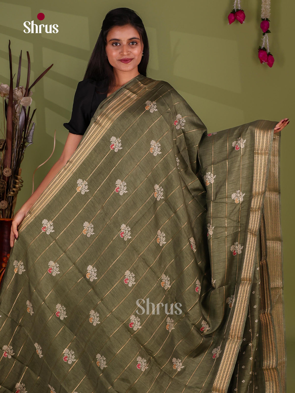 Semi Crepe Saree - EJ11277