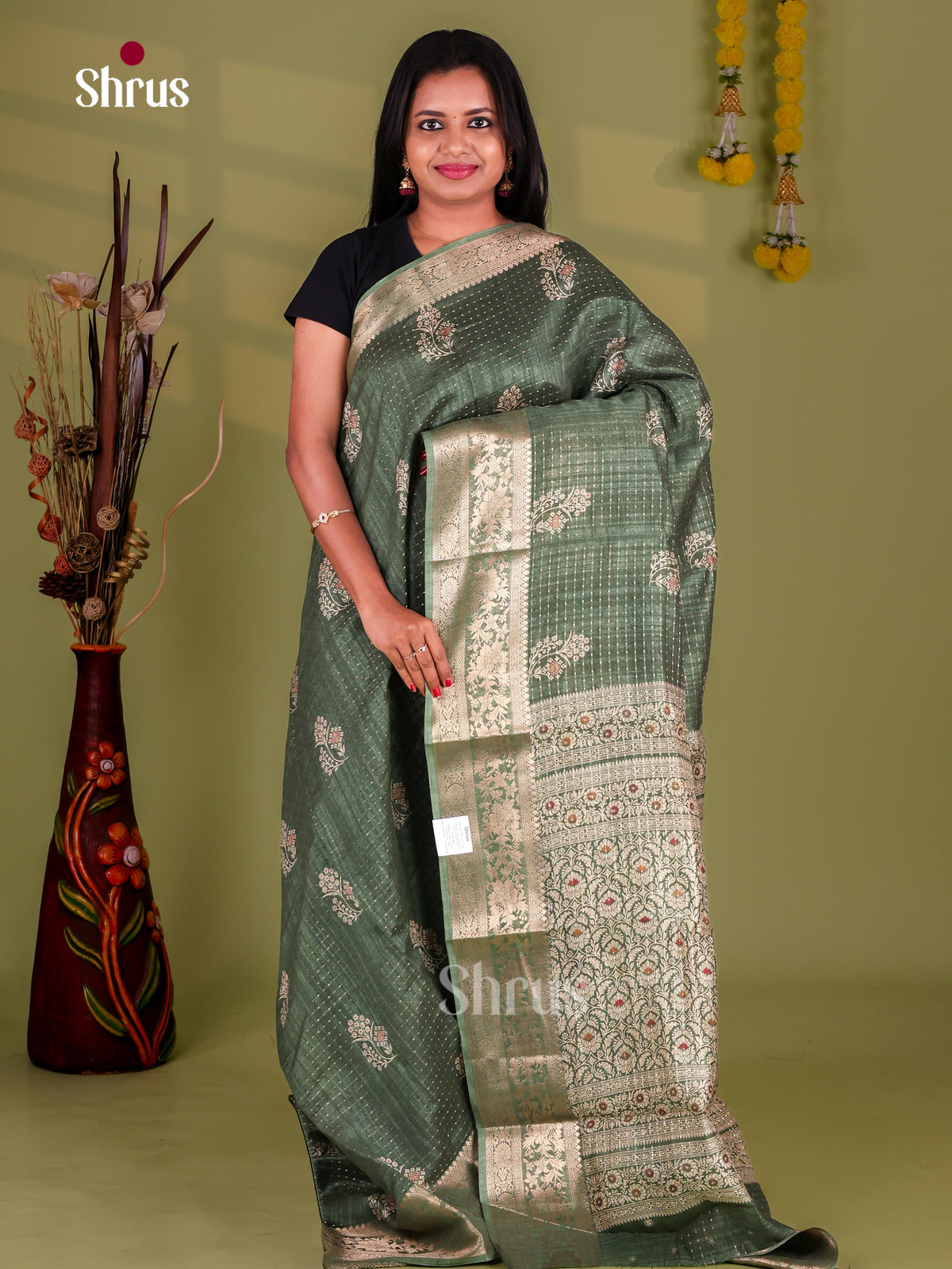 Semi Crepe Saree - EJ11325