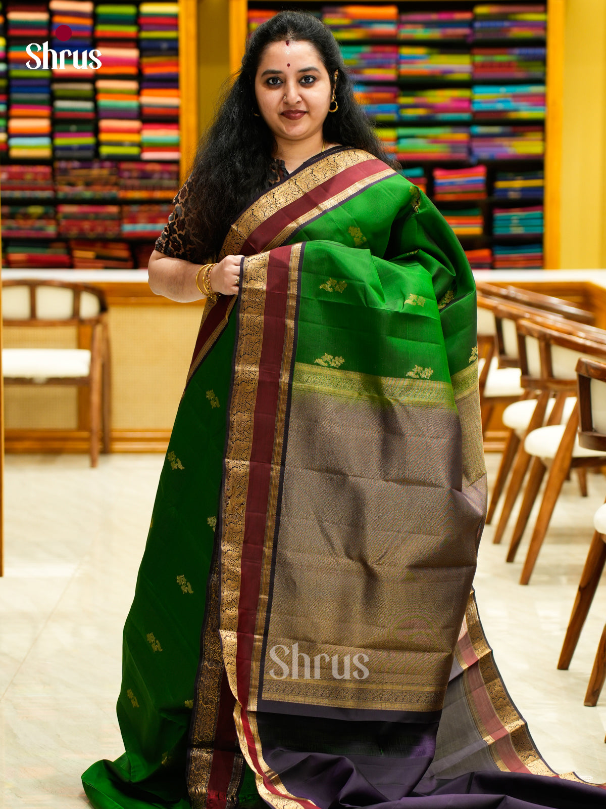 Chic Emerald Green HalfPure Kanchipuram Saree With Gold Buttas & Dark Violet Brocade Pallu