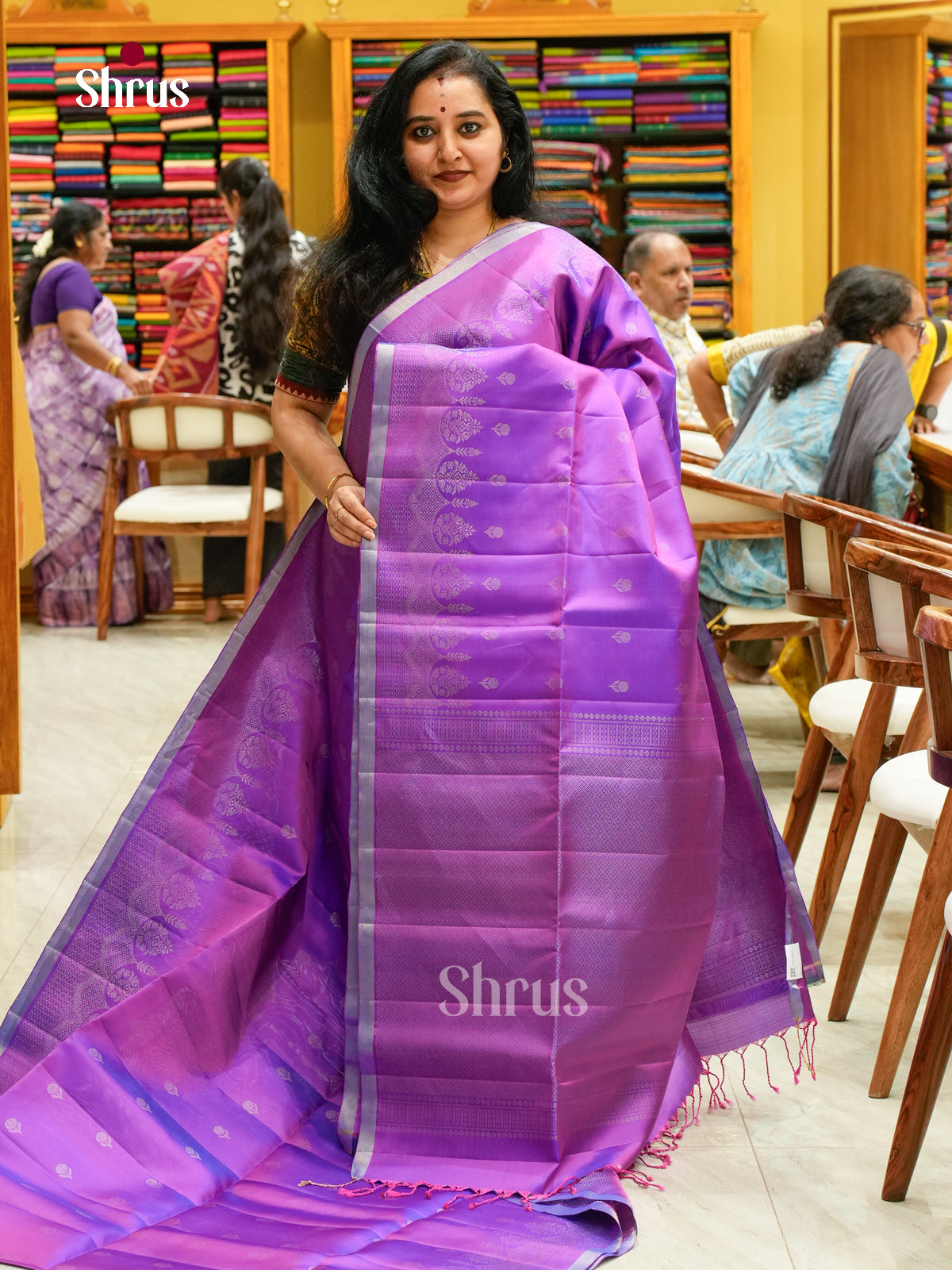 Enchanting Dual Tone Magenta Soft Silk Saree with Floral Buttas & Brocade Pallu