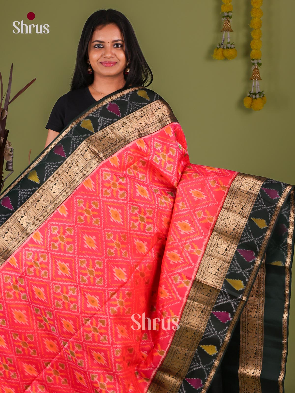 Exquisite Coral Pink Soft Silk Sarees With Geometric Ikat Inspired Motifs & Black Rettapet Border & Pallu 1
