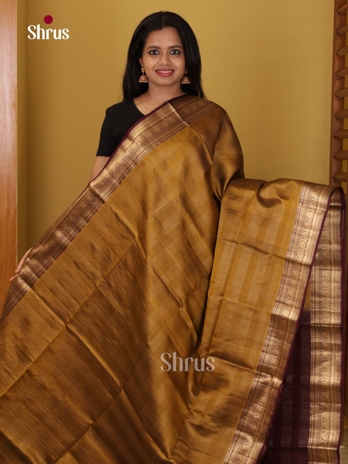 Buy Shimmery Golden Brown Pure Soft Silk Saree With Subtle Checks, Zari Border & Maroon Pallu