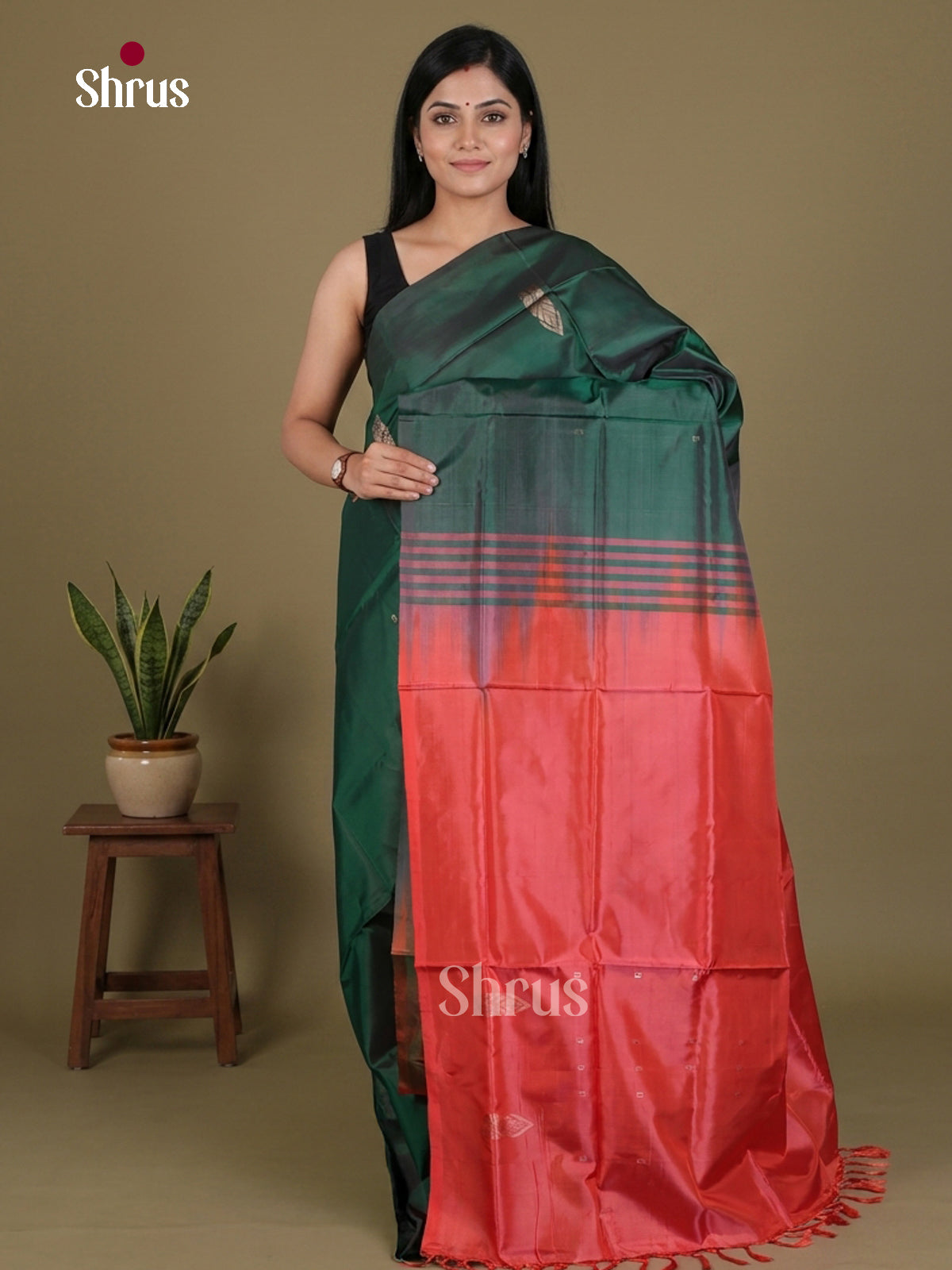 Buy Striking Green Banana Pith Saree With Floral Motifs & Red Traditional Pallu
