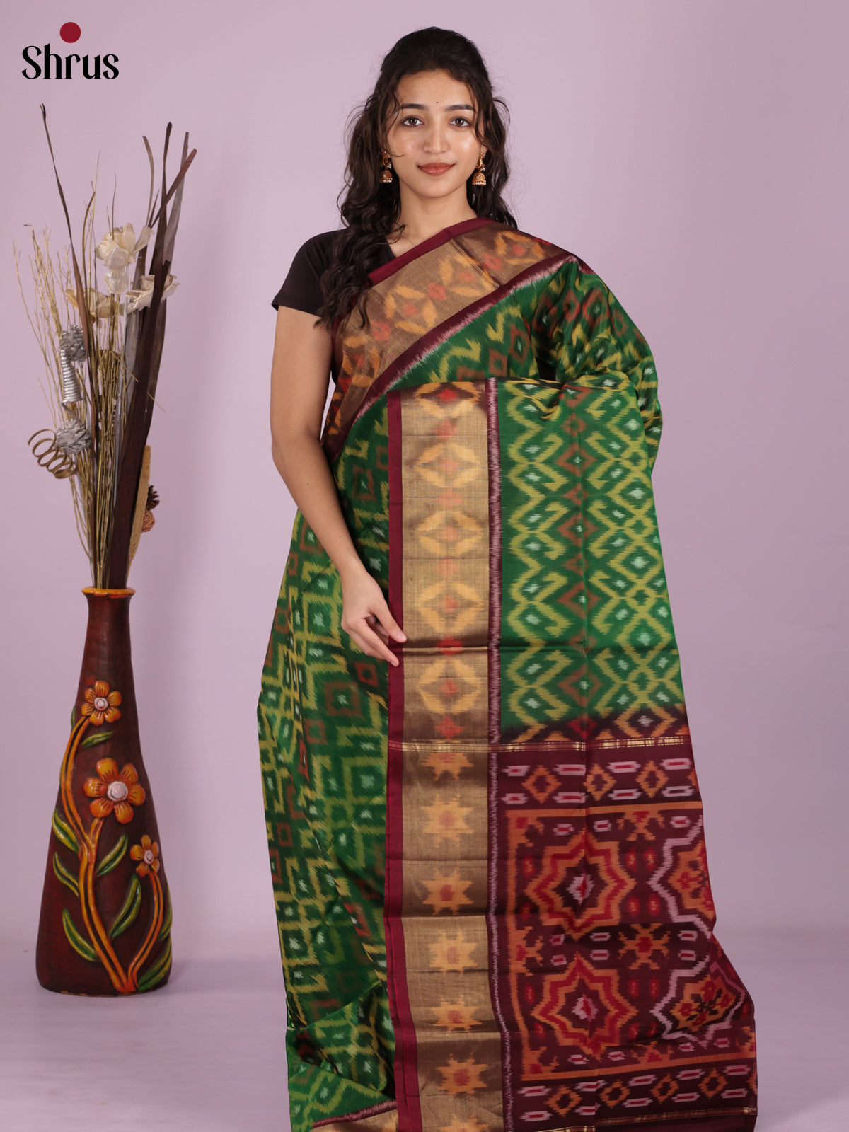 Buy Pretty Green Pochampally Silk Cotton Saree With Diamond Ikat Motifs, Maroon Border & Pallu