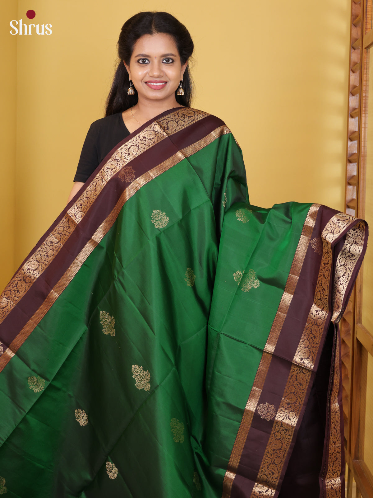 Buy Radiant Green Pure Soft Silk Saree With Golden Buttas, Maroon Border & Brocade Pallu