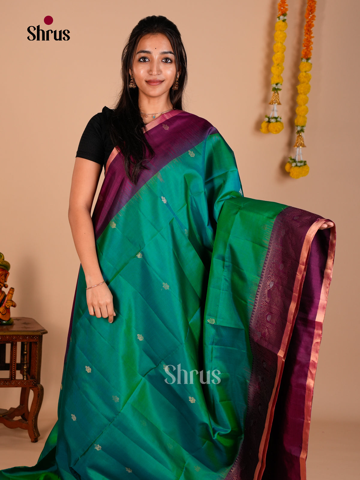 Buy Regal Green Pure Soft Silk Saree with Gold Buttas & Maroon Criss Cross Brocade Pallu