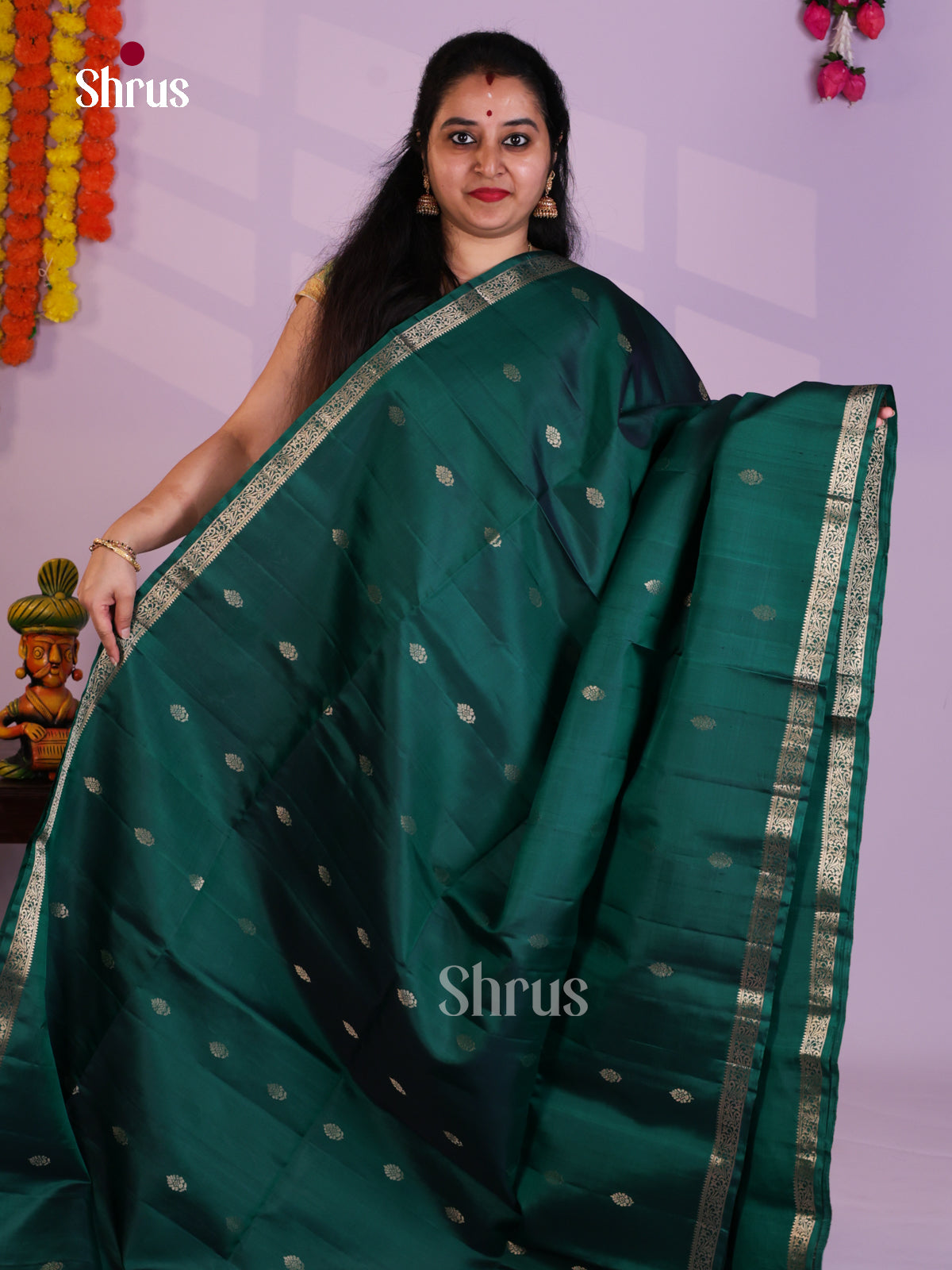 Buy Serene Green Pure Soft Silk Saree with Golden Buttas, Thin Zari Border & Brocade Pallu