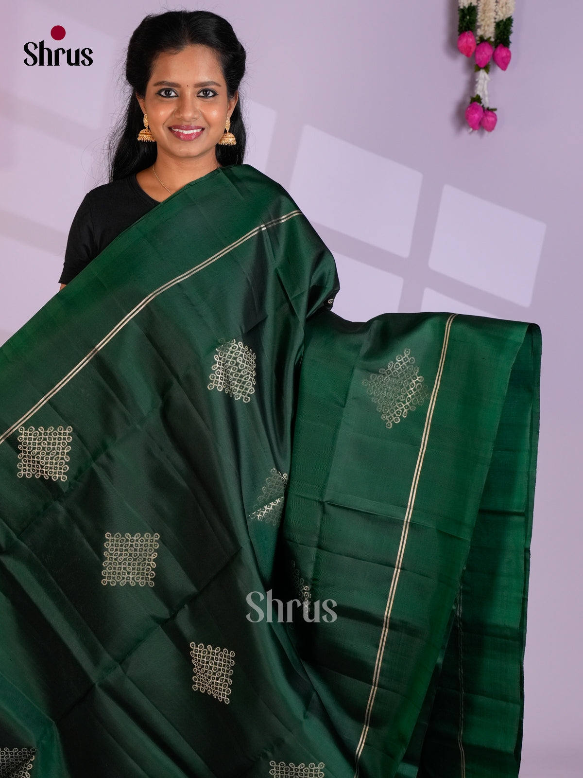 Buy Classy Green Pure Soft Silk Saree with Golden Kolam Motifs & Brocade Pallu