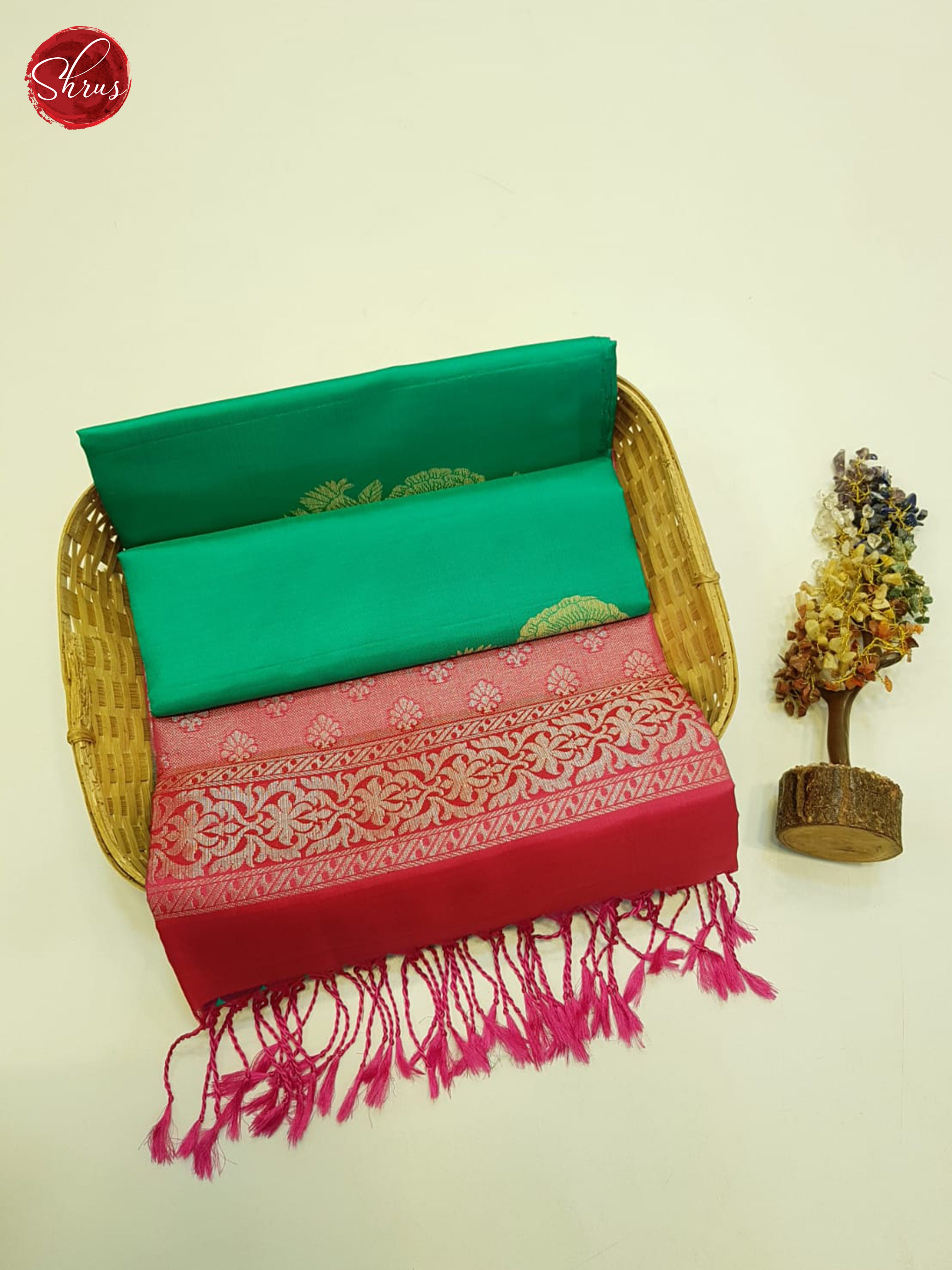 Luminescent Green Soft Silk Saree With Silver & Gold Zari Buttas & Pink Brocade Pallu