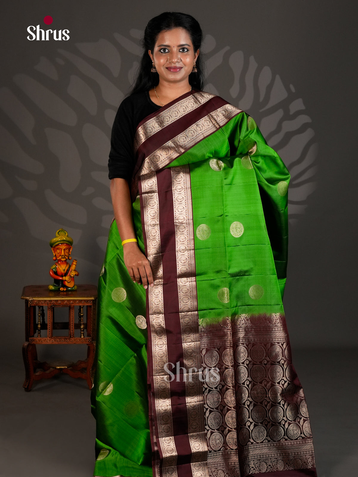 Buy Sheeny Green Soft Silk Saree with Round Zari Motifs, Brown Rettapet Border & Brocade Pallu