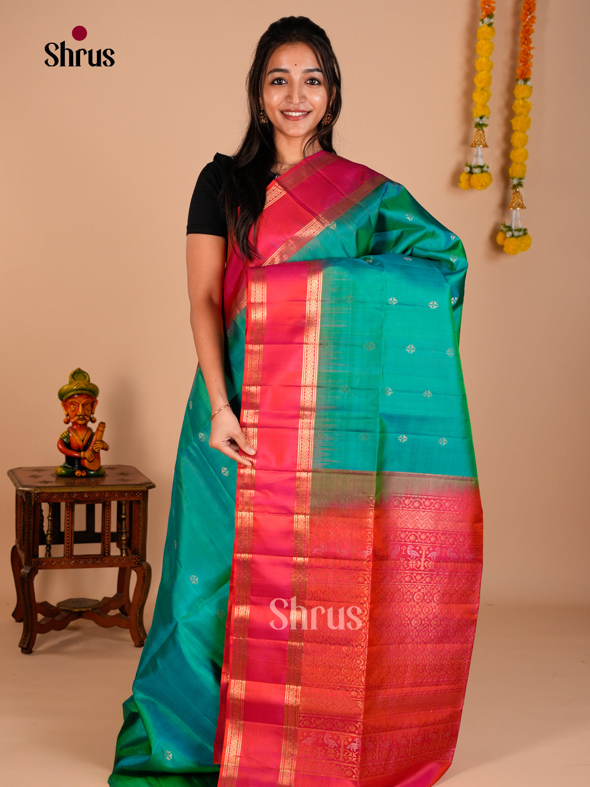 Buy Regal Green Soft Silk Saree with Zari Buttas, Orangish Pink Rettaipet Border & Brocade Pallu