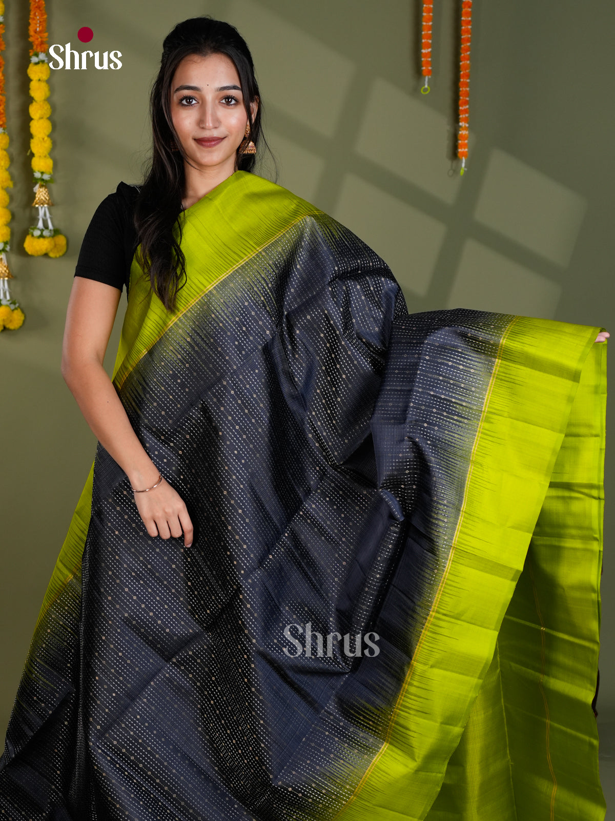 Buy Unique Grey Pure Silk Saree With Silver Linear Zari Pattern, Lime Green Border & Brocade Pallu