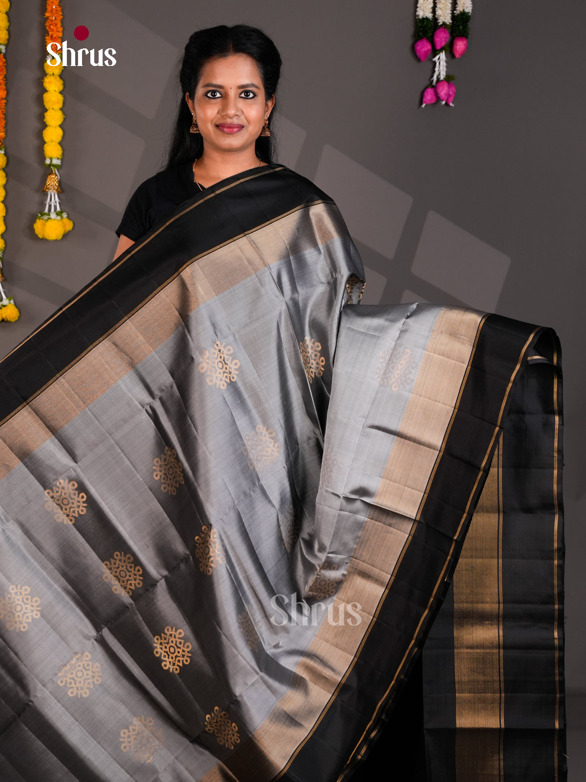 Buy Sophisticated Grey Pure Silk Saree With Zari Kolam Motifs, Black Border & Pallu