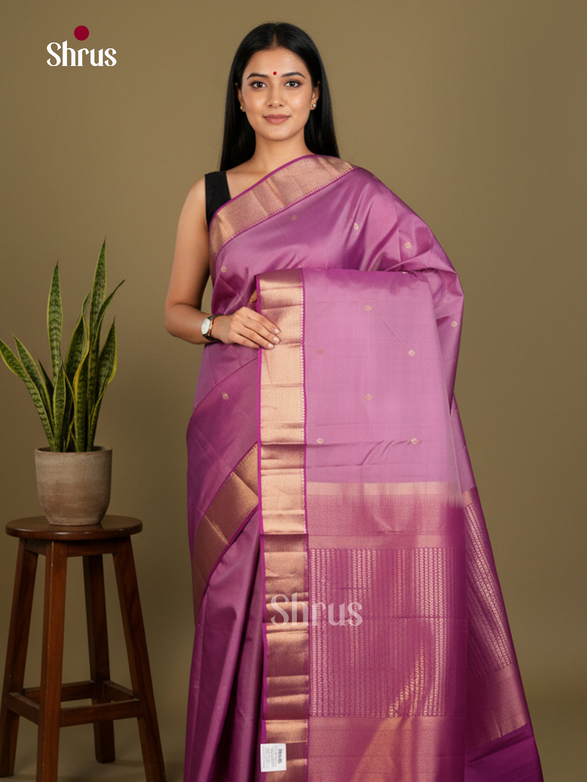 Buy Enchanting Lavender Kanchipuram Saree with Gold Buttas, Kaddi Border & Purple Pallu