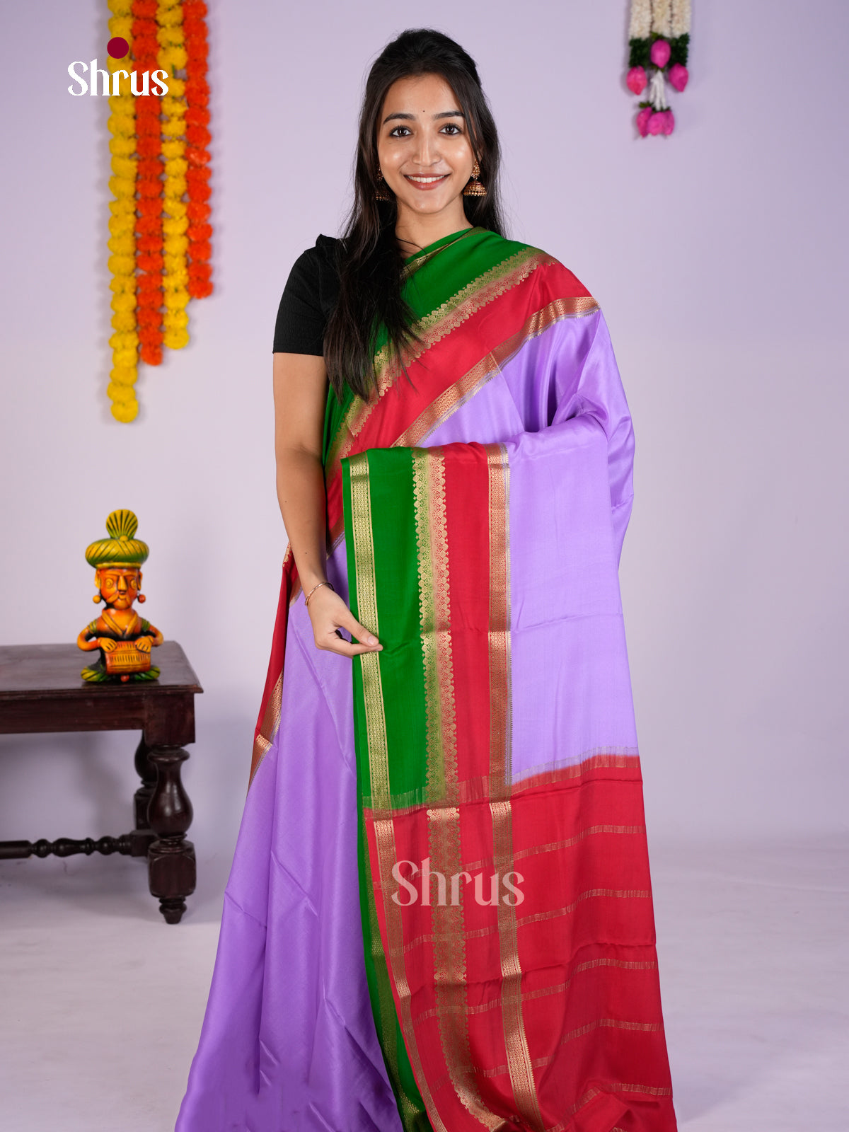 Buy Radiant Lavender Mysore Silk Saree with Green & Red Dual Border & Zari Woven Chit Pallu
