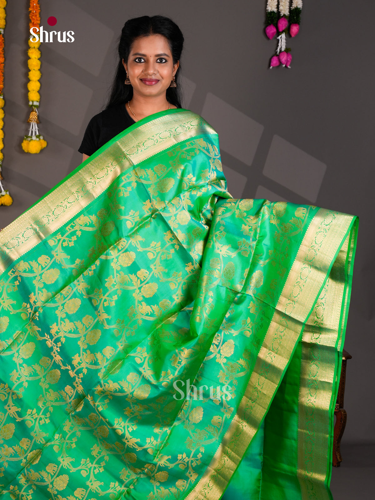 Buy Timeless Leaf Green Pure Soft Silk Saree With Golden Floral Vines, Zari Border & Brocade Pallu