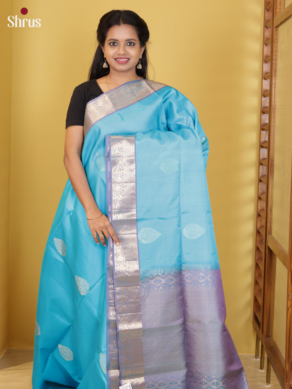 Buy Captivating Light Blue Soft Silk Saree With Silver Leaf Motifs, Lavender Zari Border & Pallu