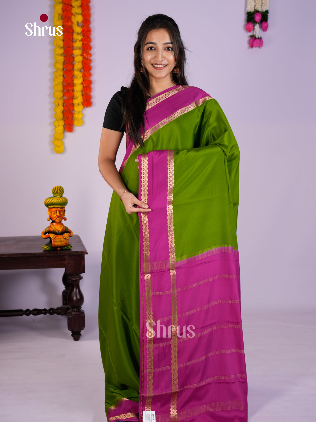 Buy Chic Light Green Mysore Silk Saree with Plain Body, Magenta Rettaipet Border & Traditional Pallu
