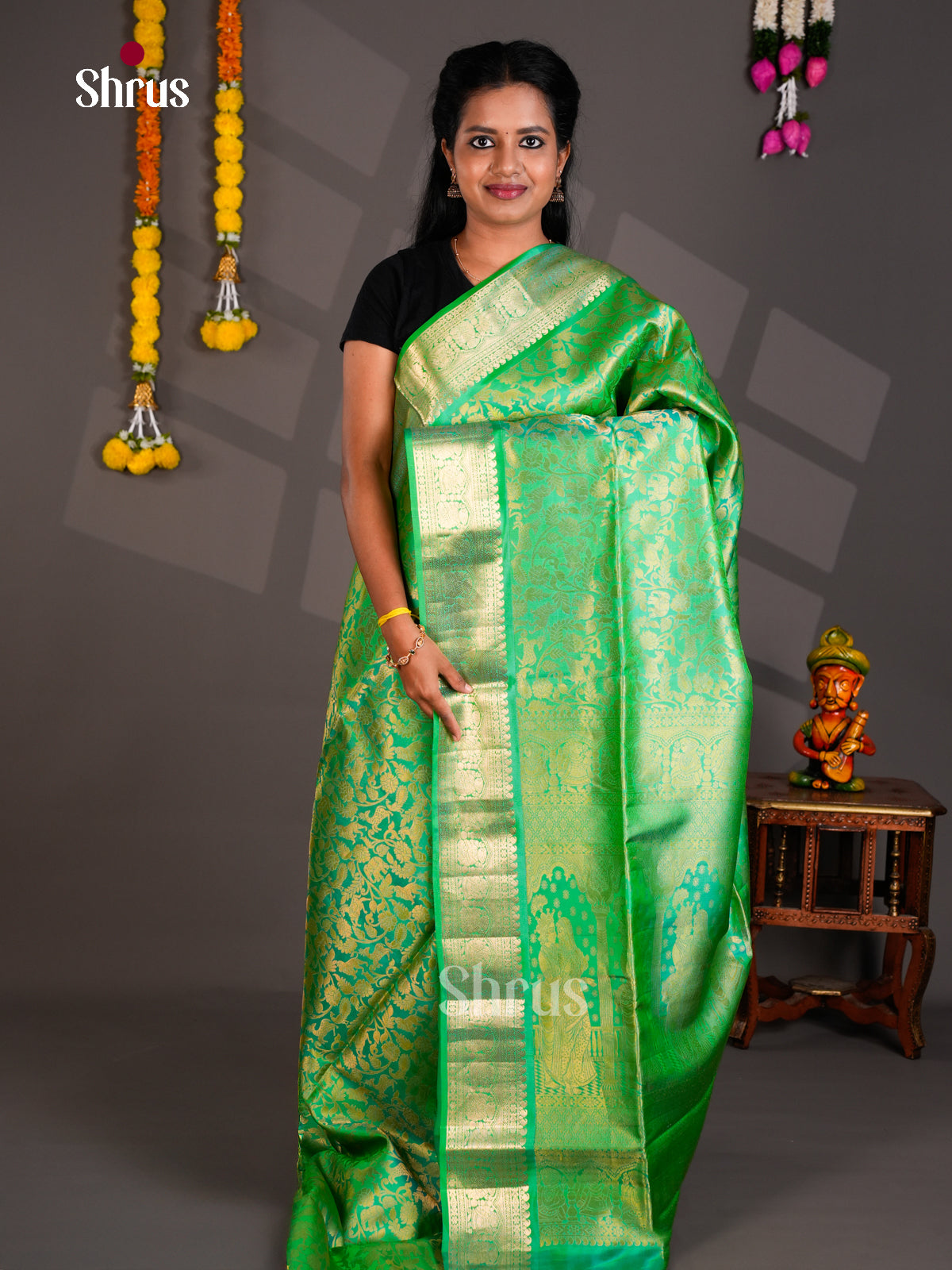 Buy Gorgeous Light Green Pure Soft Silk Saree with Golden Floral Nestling Brocade & Zari Border