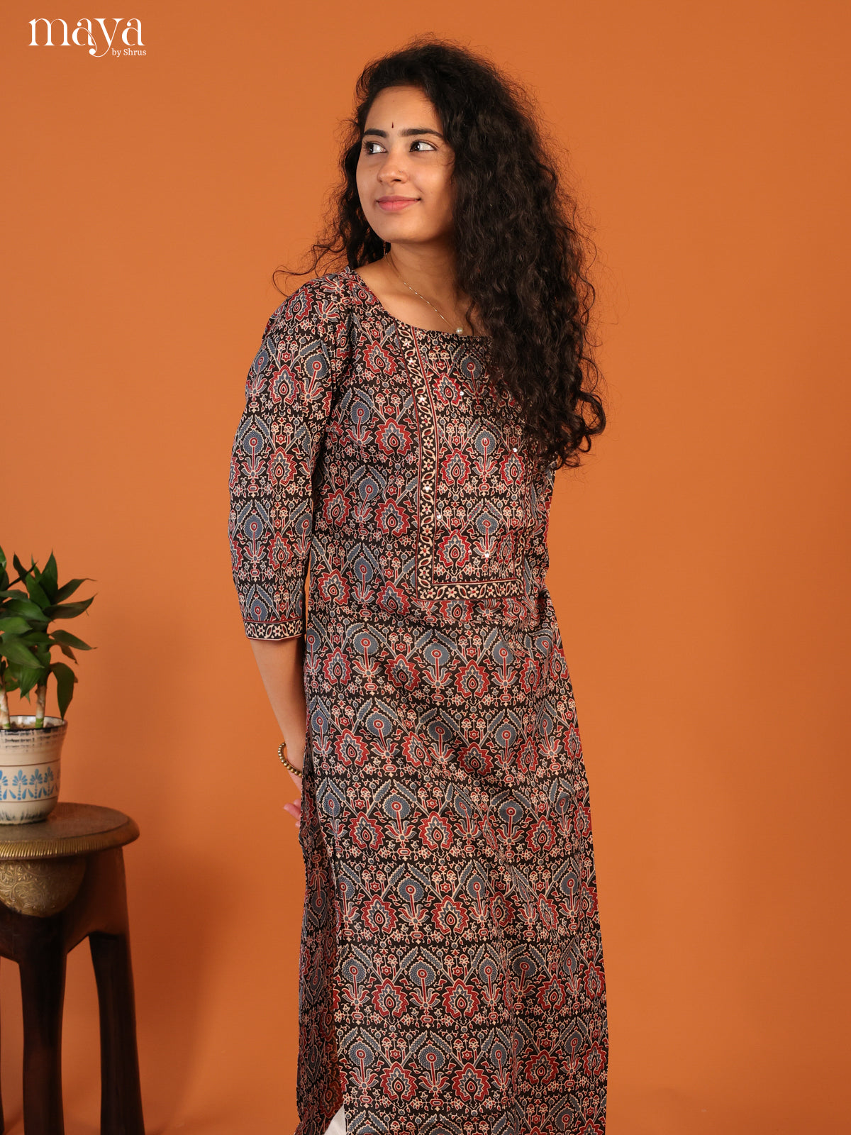 Floral Printed Black Cotton Kurti - Shop on Shrus.com
