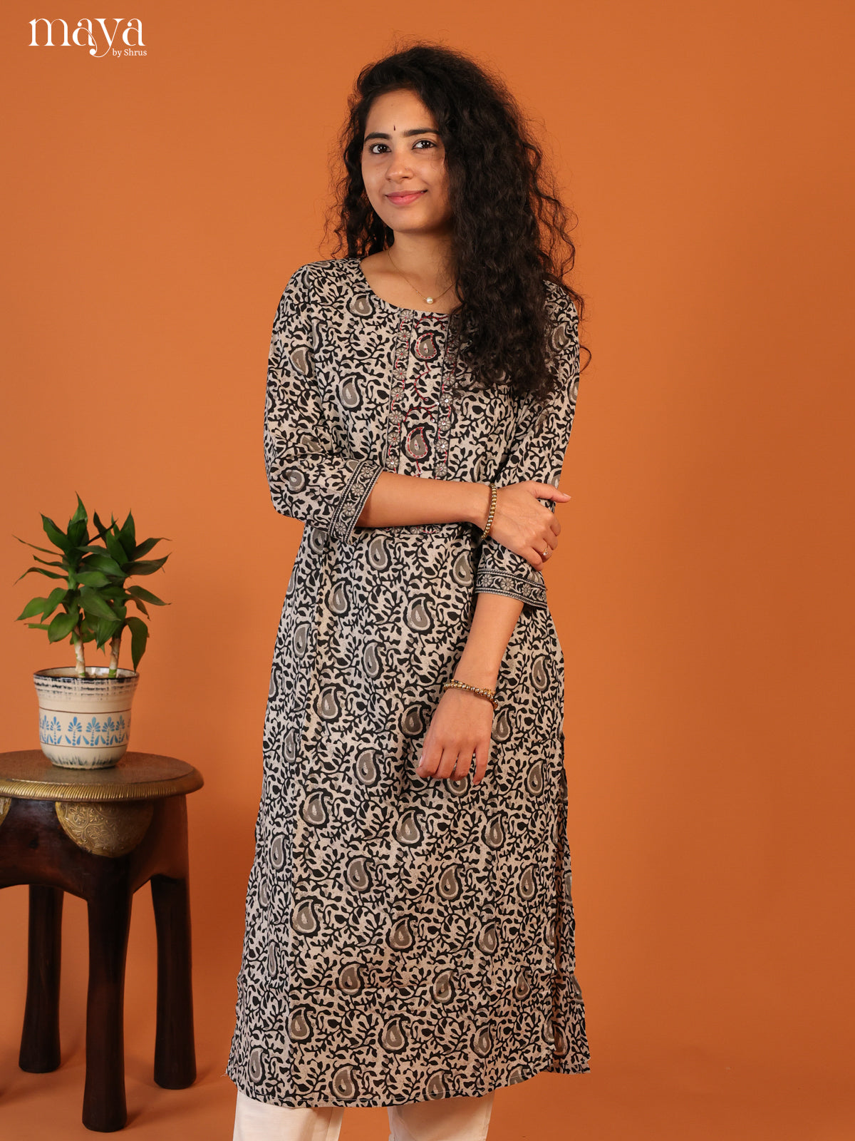 Grey Floral Printed Cotton Kurti - Shop on Shrus.com