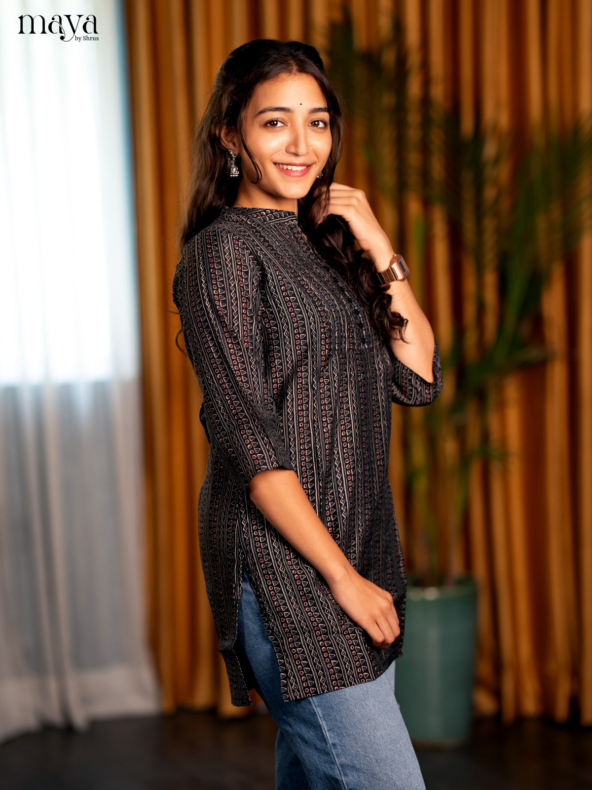 Black Geometric Printed Rayon Straight Short Kurta - Shop on Shrus.com