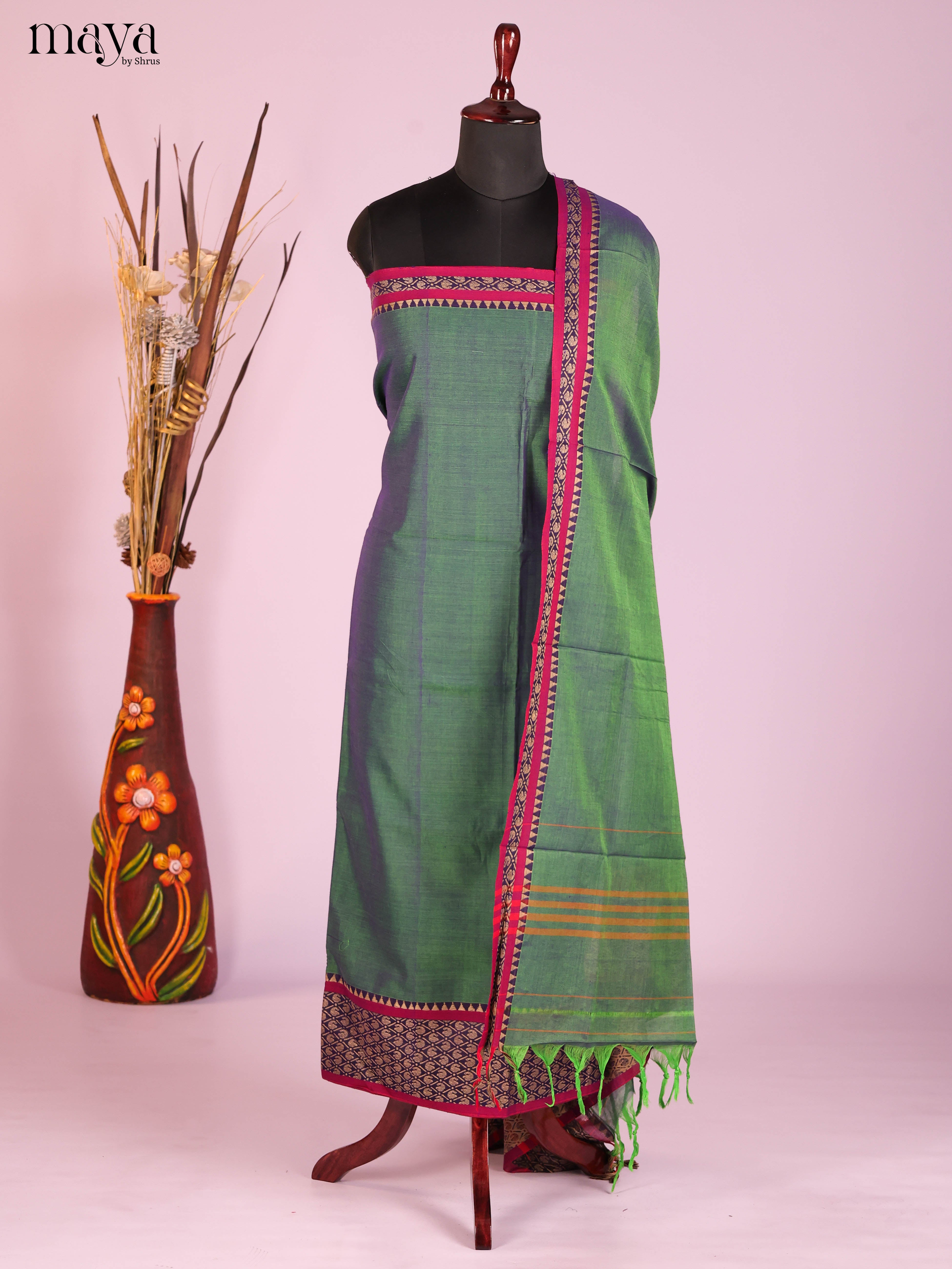Green & Red-Narayanpet top & dupatta combo
