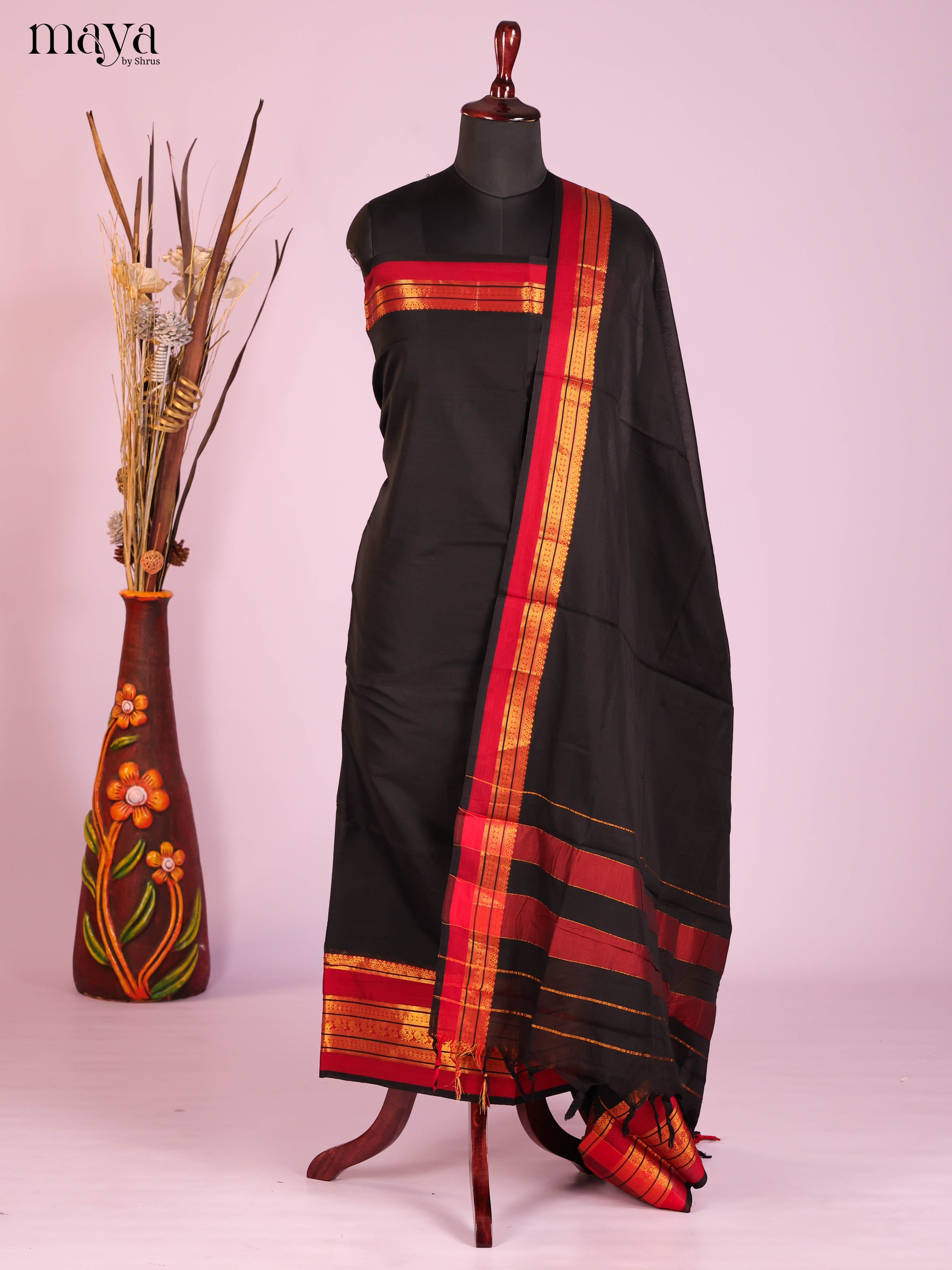 Black & Red-Narayanpet top & dupatta combo