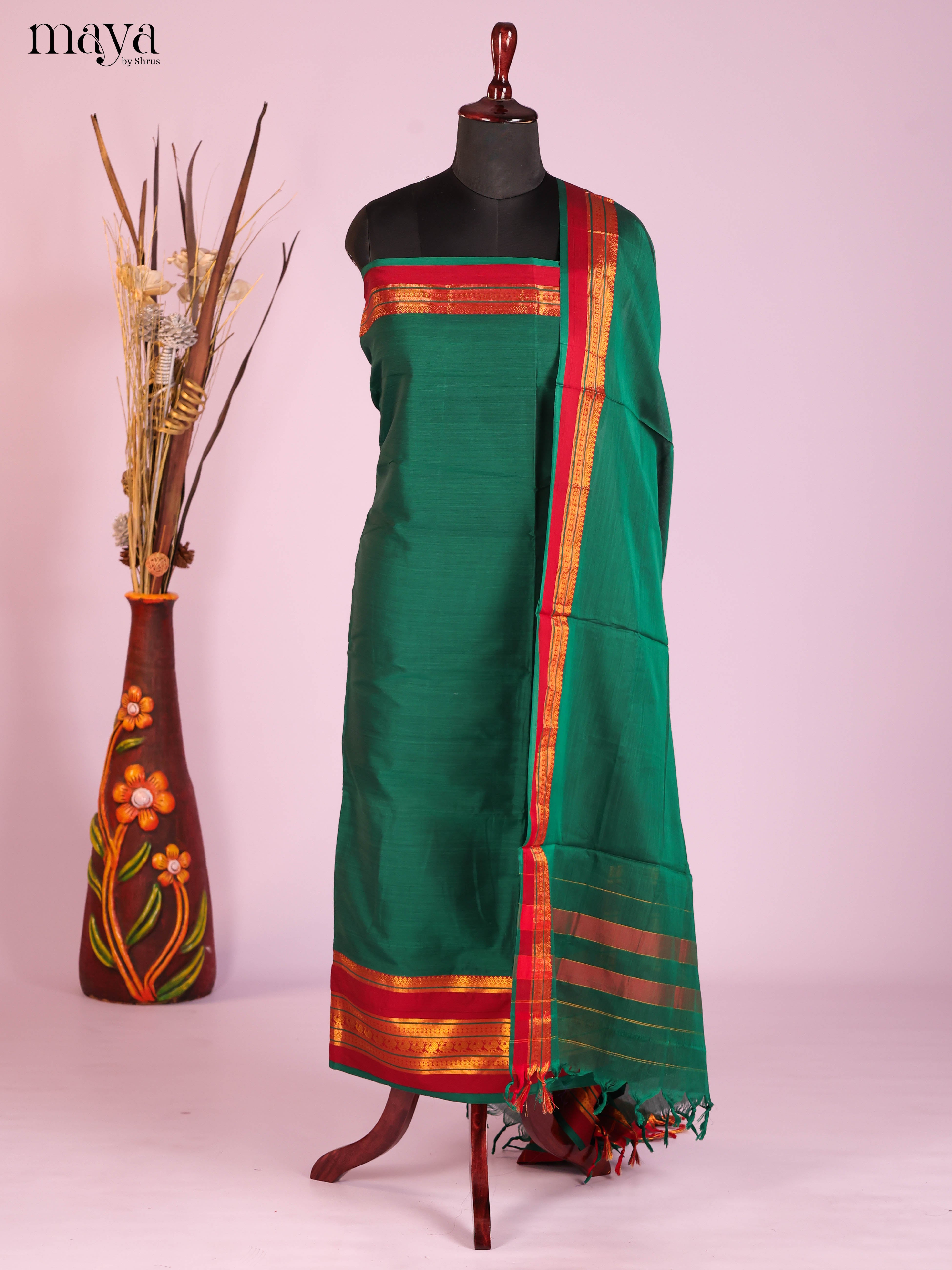 Green & Red-Narayanpet top & dupatta combo