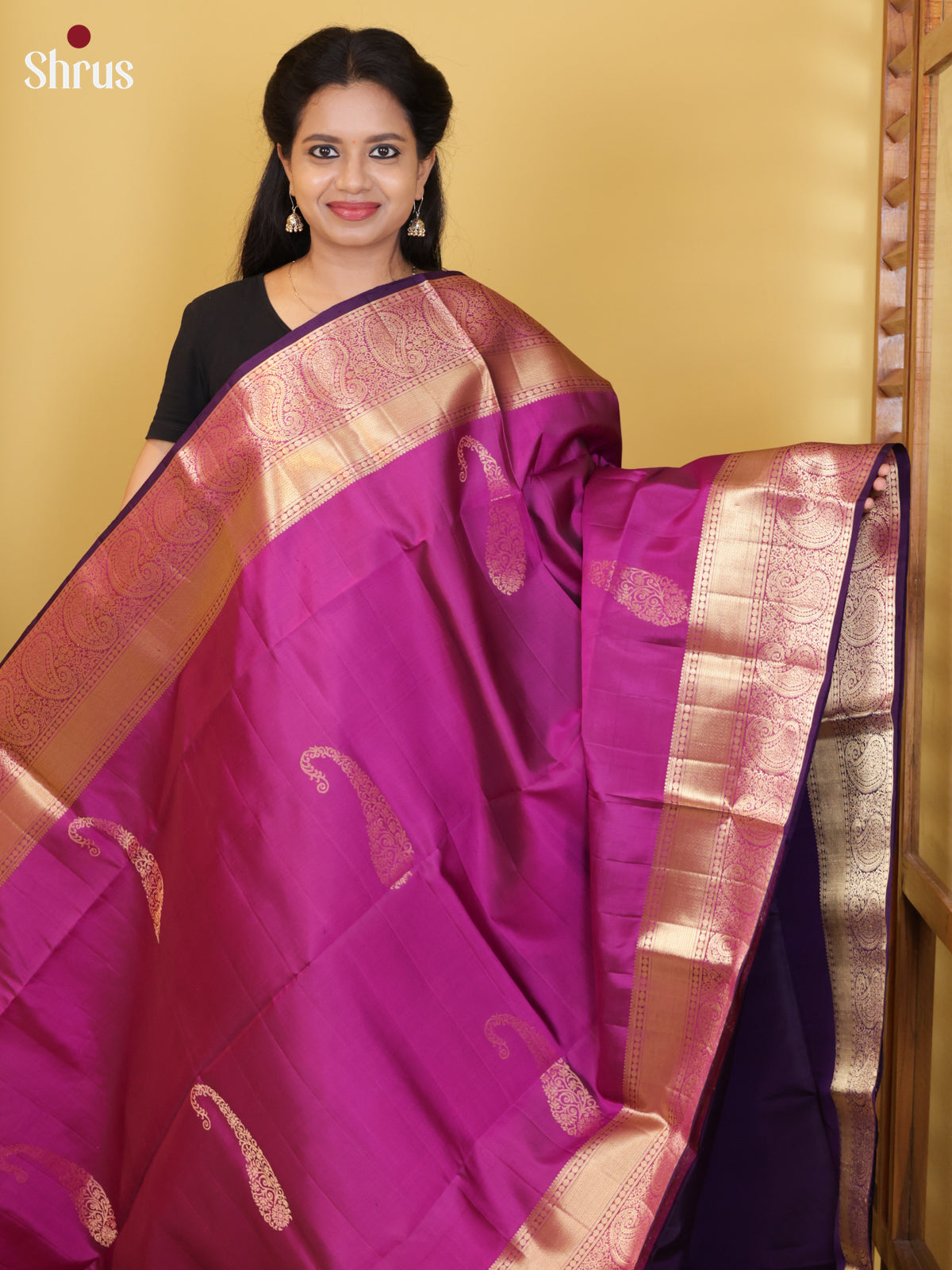 Buy Spellbinding Magenta Kanchipuram Silk Sarees with Paisley Motifs & Deep Purple Brocade Pallu