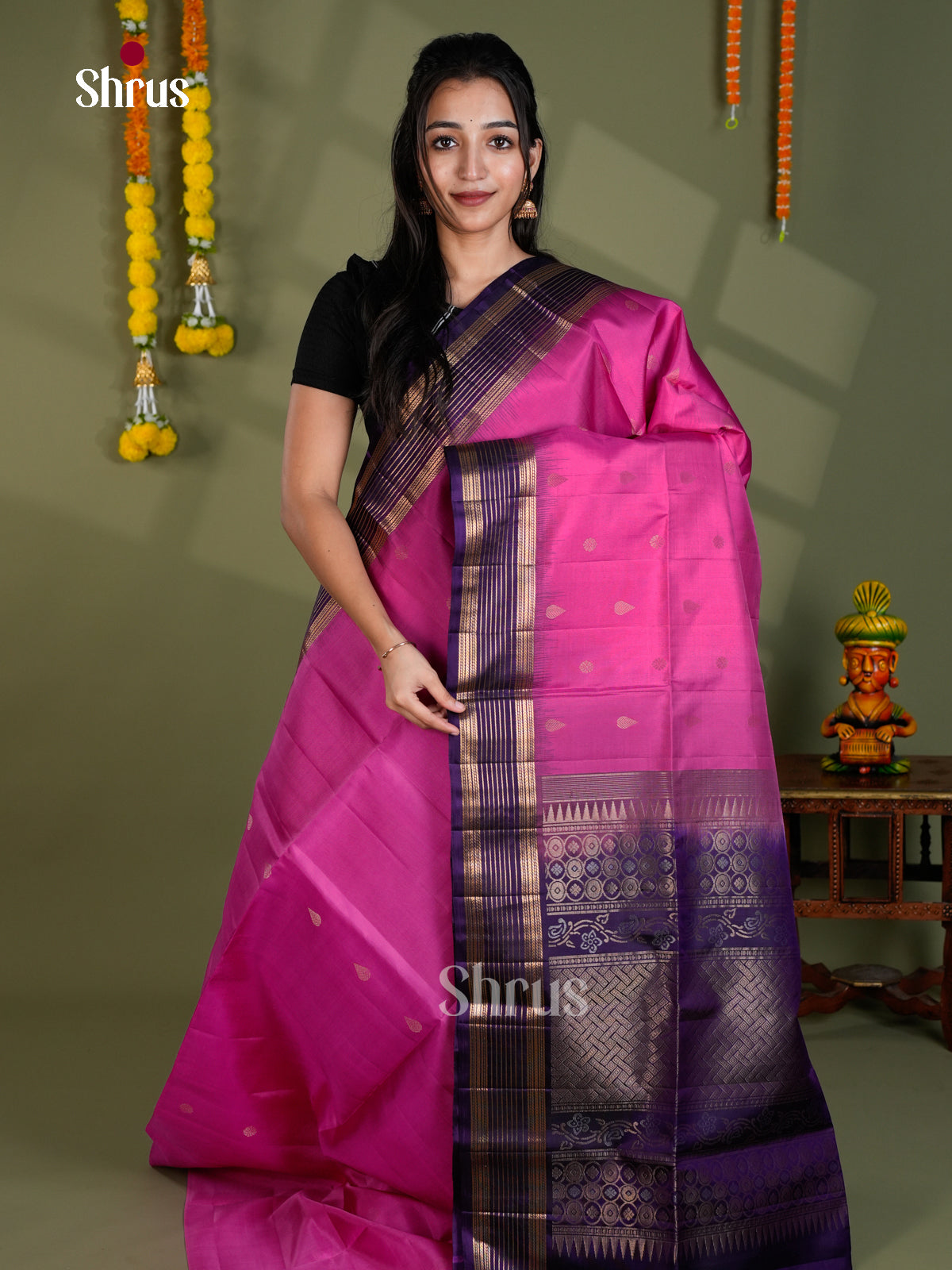 Buy Majestic Magenta Soft Silk Saree With Golden Buttas, Navy Blue Zari Border & Brocade Pallu