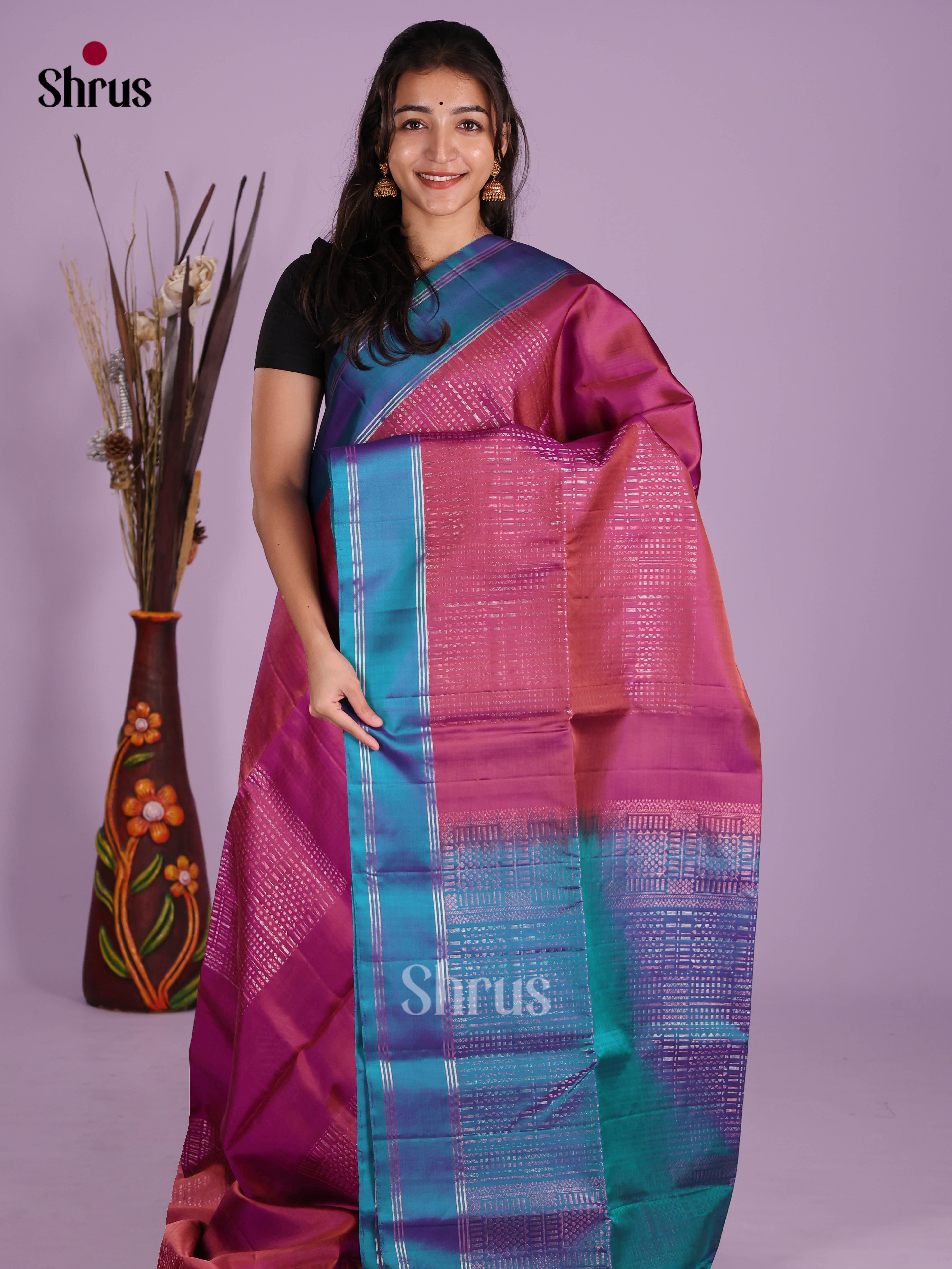 Buy Vibrant Magenta Soft Silk Saree With Zari Geometric Brocade & Dual Tone Blue Rettaipet Border