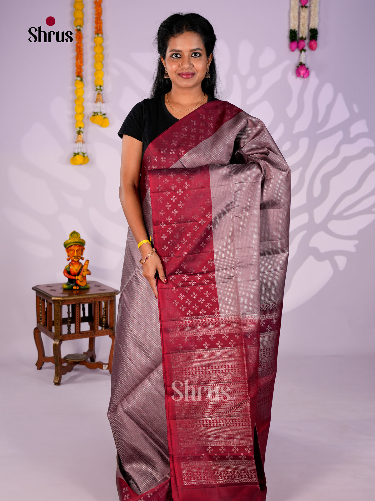 Buy Elegant Mauve Soft Silk Saree With Micro Checkered Weave & Crimson Border With Zari Buttis