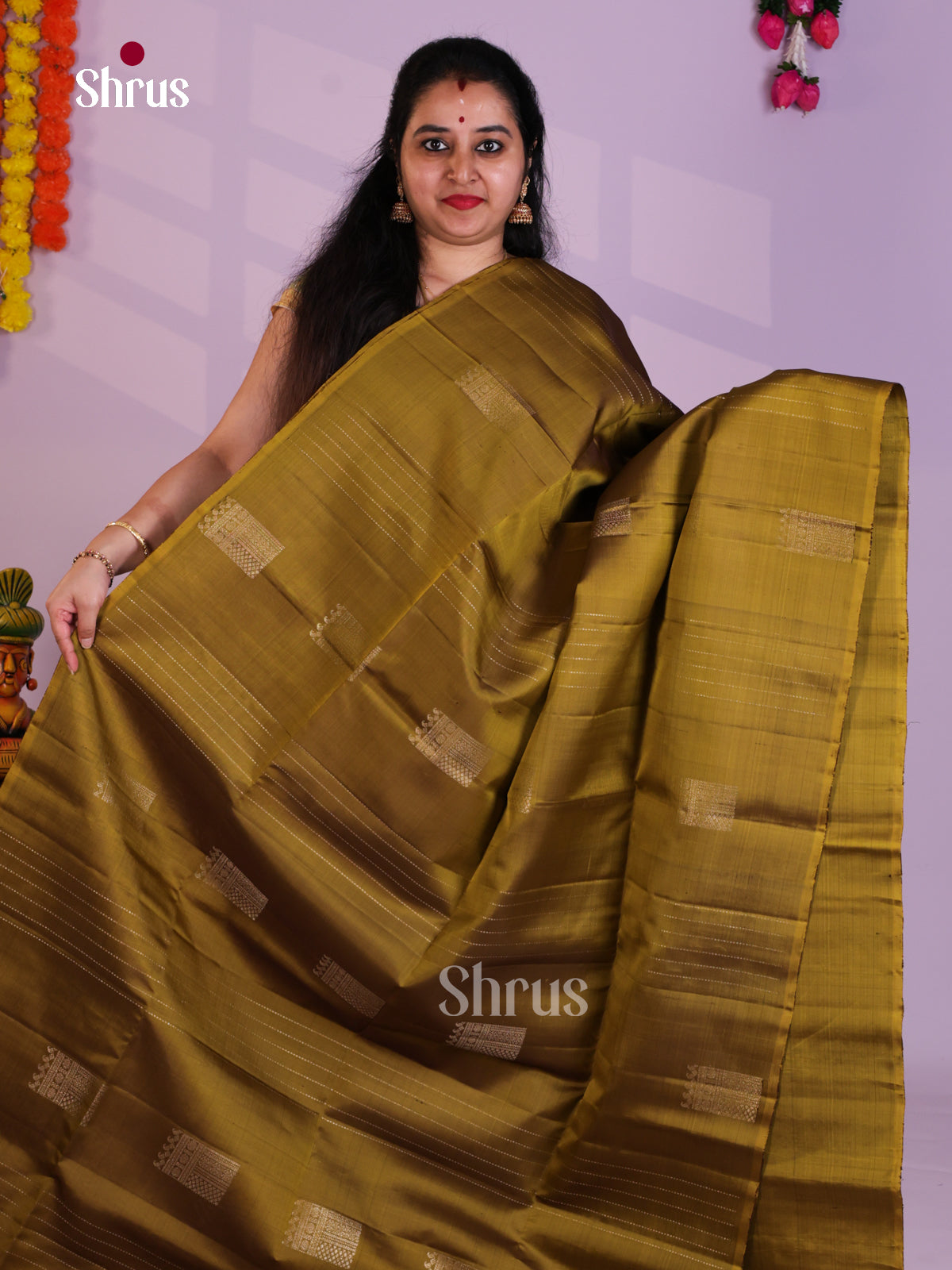 Buy Exquisite Mehandi Green Pure Soft Silk Saree with Zari Motifs & Brocade Pallu