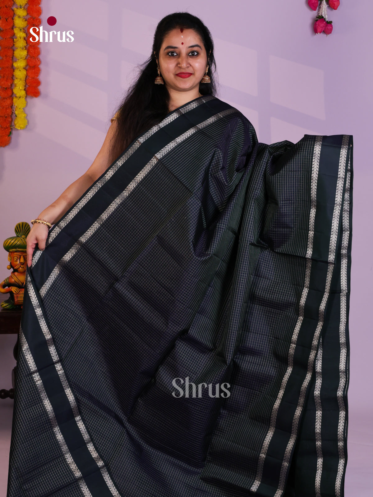 Buy Sophisticated Midnight Blue Pure Soft Silk Saree with Silver Checks, Rettaipet border & Brocade Pallu