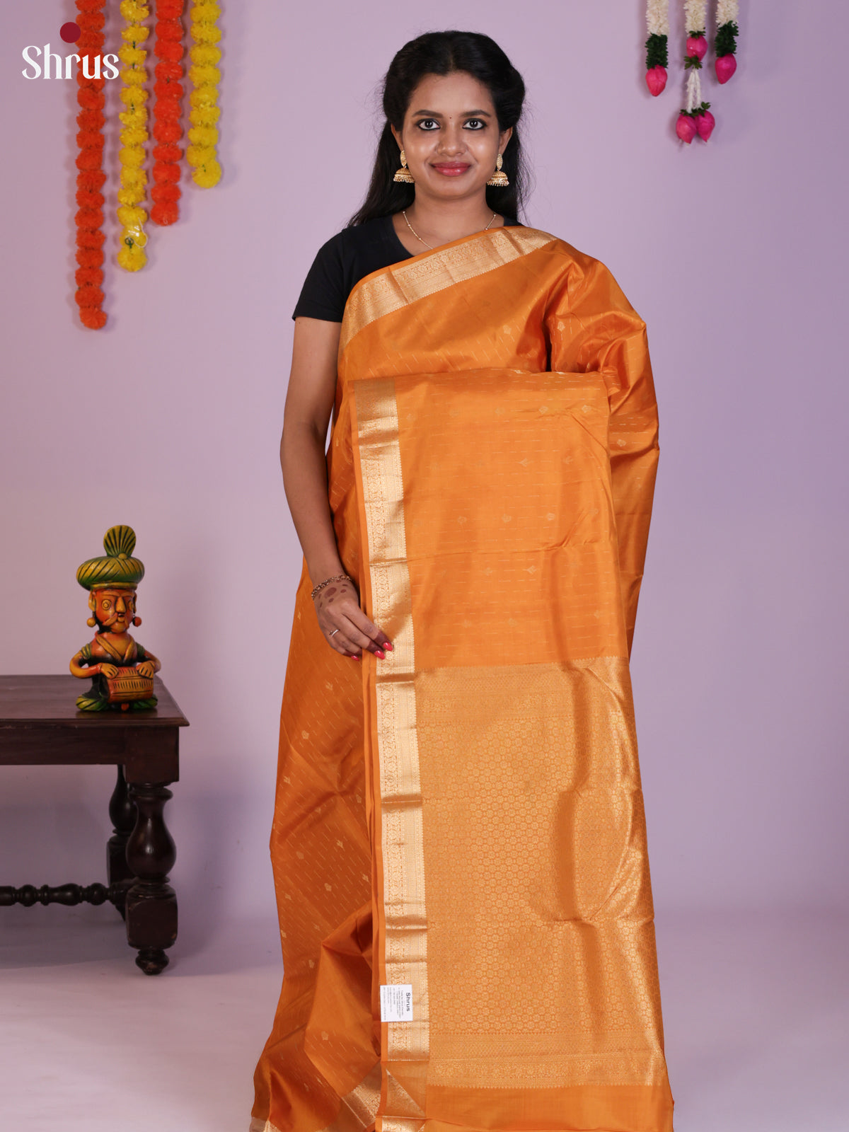 Buy Radiant Mustard Kanchipuram Silk Saree With Golden Buttas, Self Zari Border & Brocade Pallu