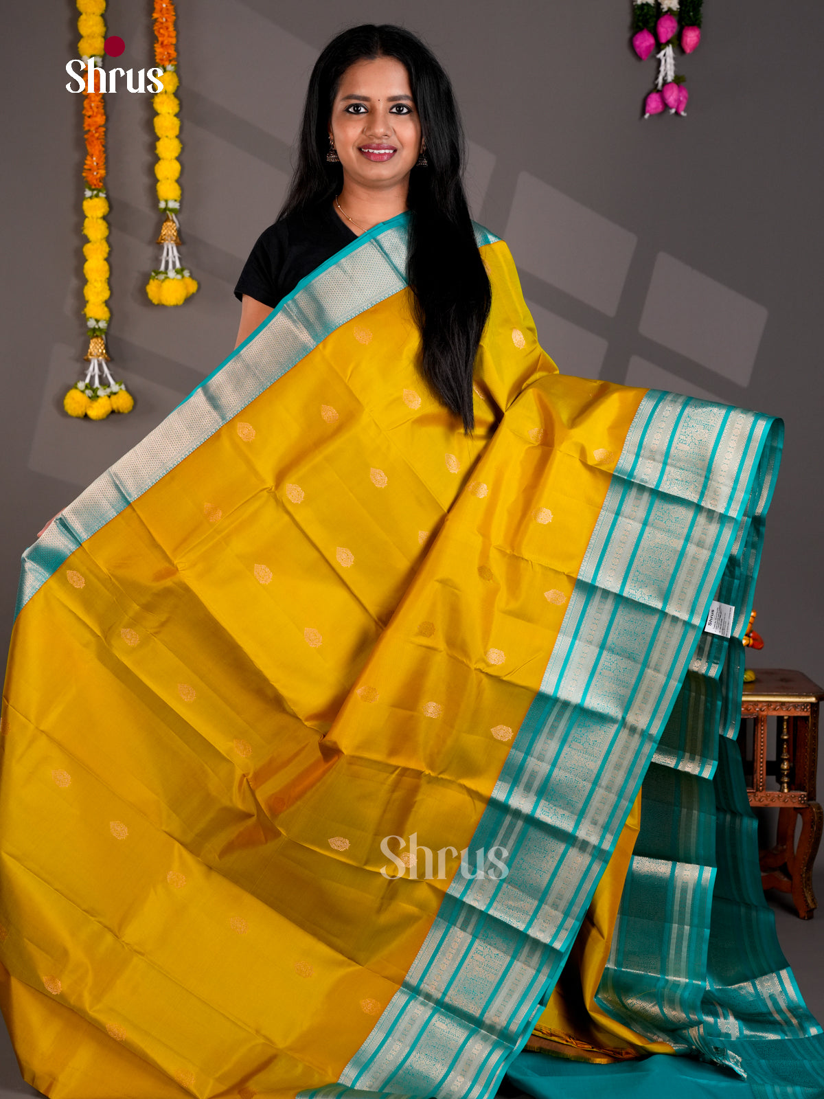 Buy Majestic Mustard Kanchipuram Silk Sarees with Gold Motifs & Sea Green Silver Zari Border