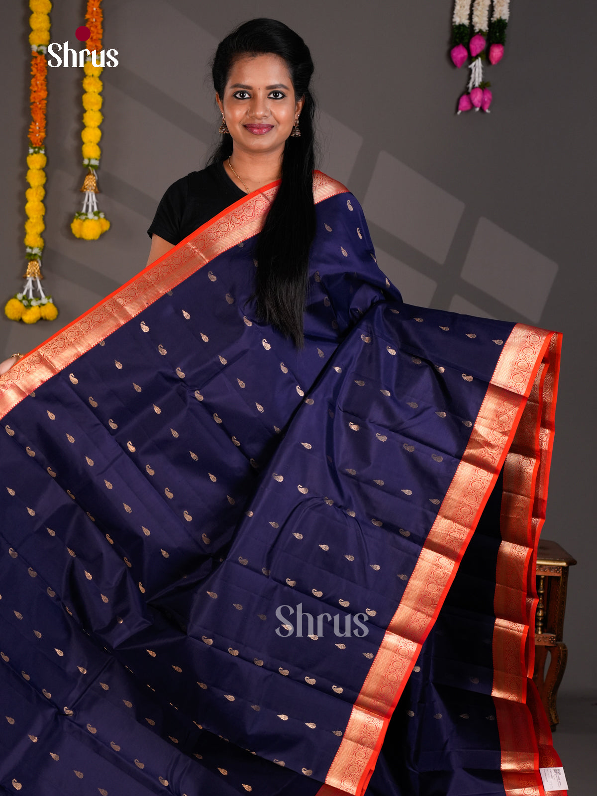 Buy Regal Navy Blue Kanchipuram Saree with Manga Buttas, Orange Zari Border & Brocade Pallu
