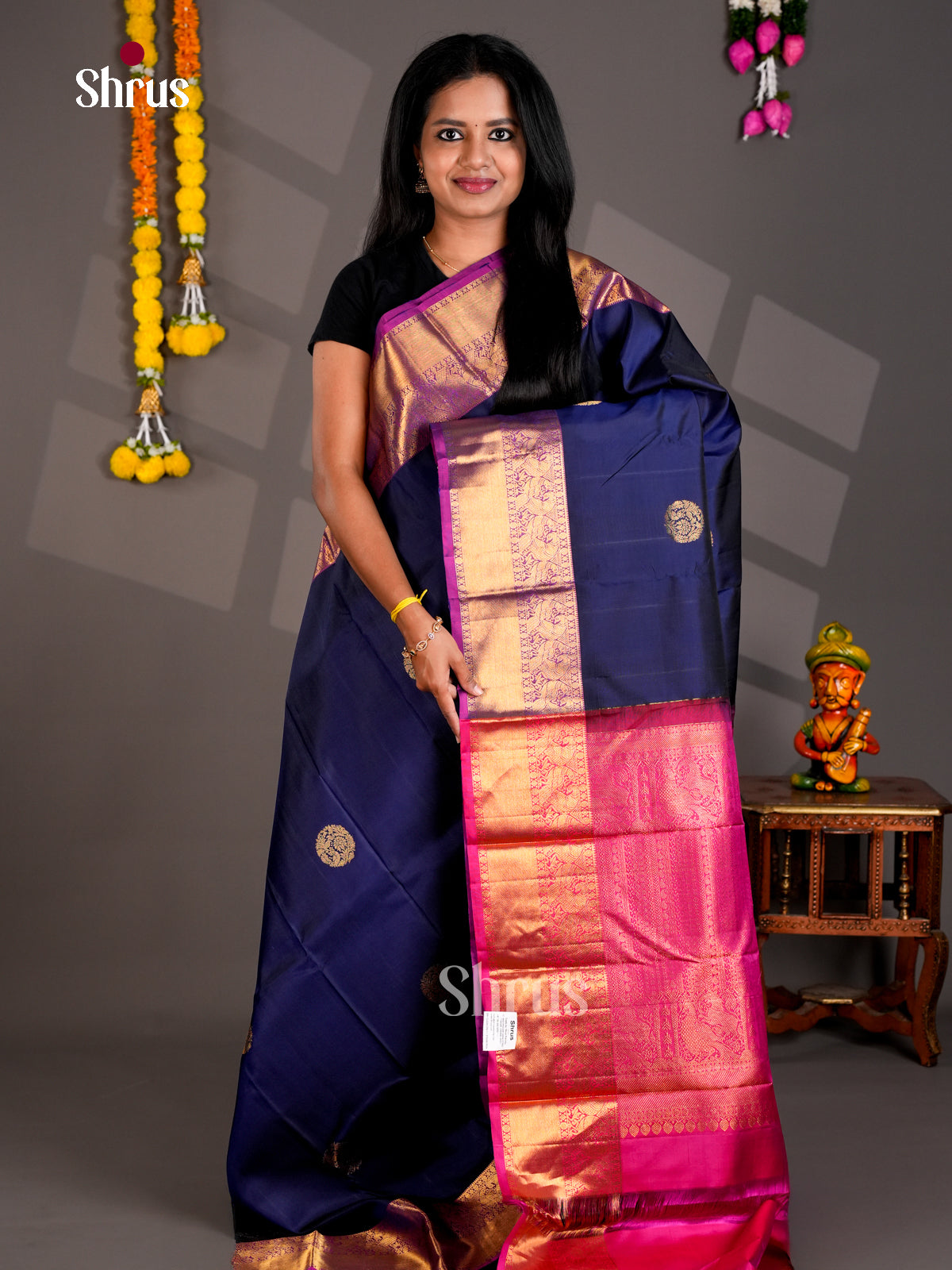 Buy Classy Navy Blue Kanchipuram Silk Saree with Chakra Motifs, Pink Zari Border & Brocade Pallu