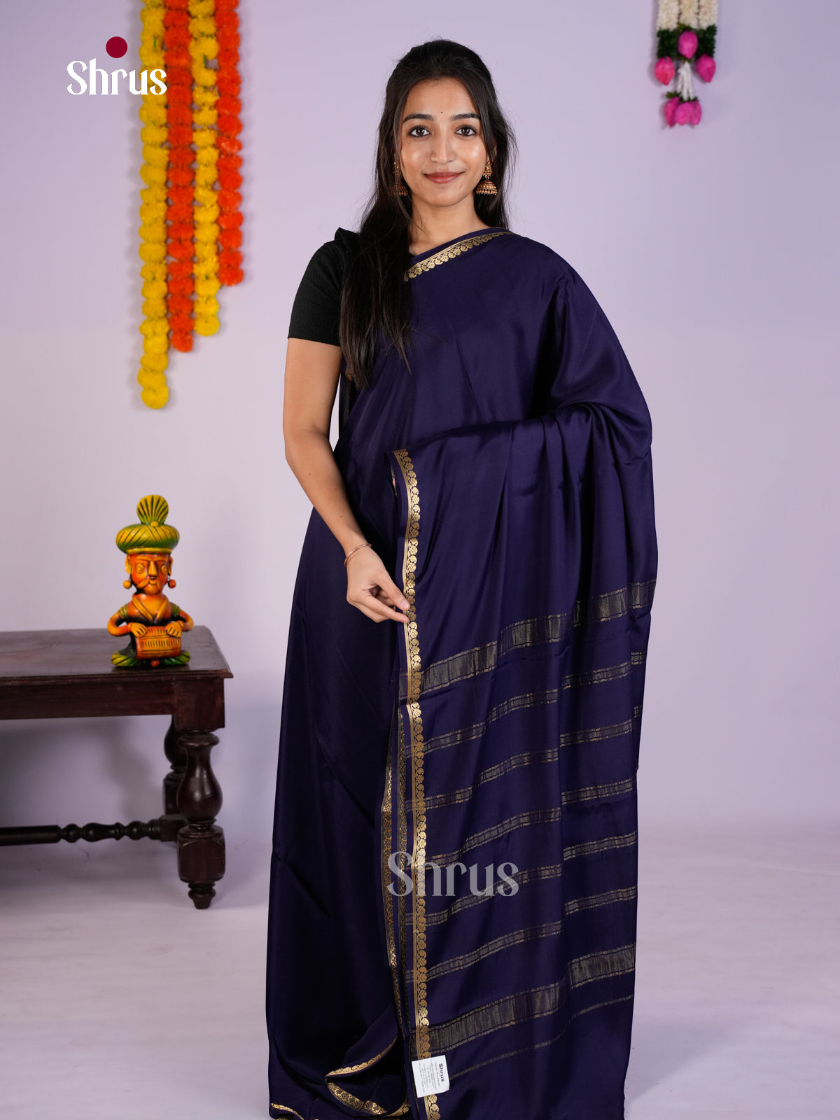 Buy Pretty Navy Blue Mysore Silk Saree with Plain Body, Thin Zari Border & Traditional Pallu
