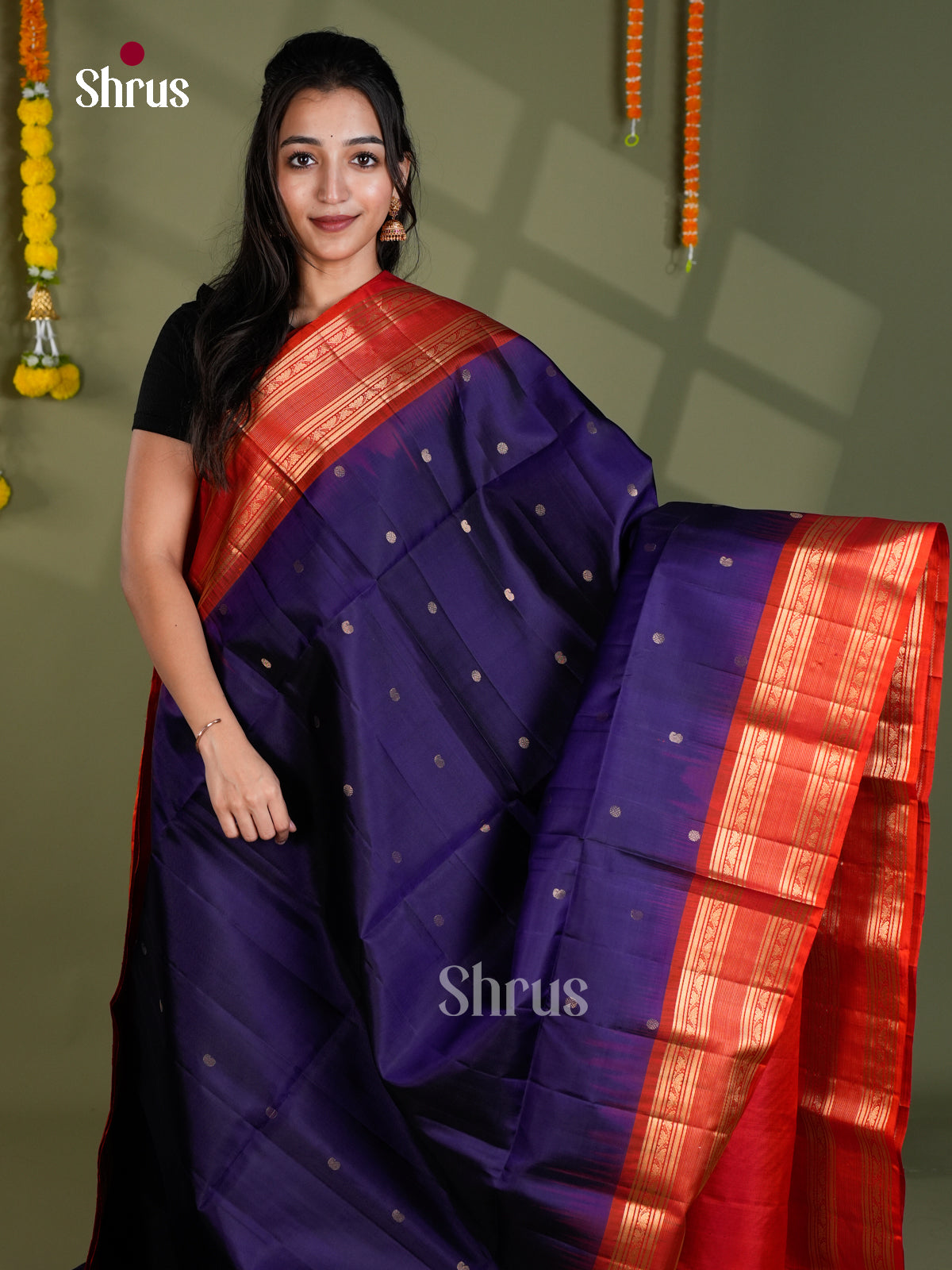 Buy Classic Navy Blue Pure Soft Silk Saree With Small Buttas, Red Rettaipet Border & Brocade Pallu