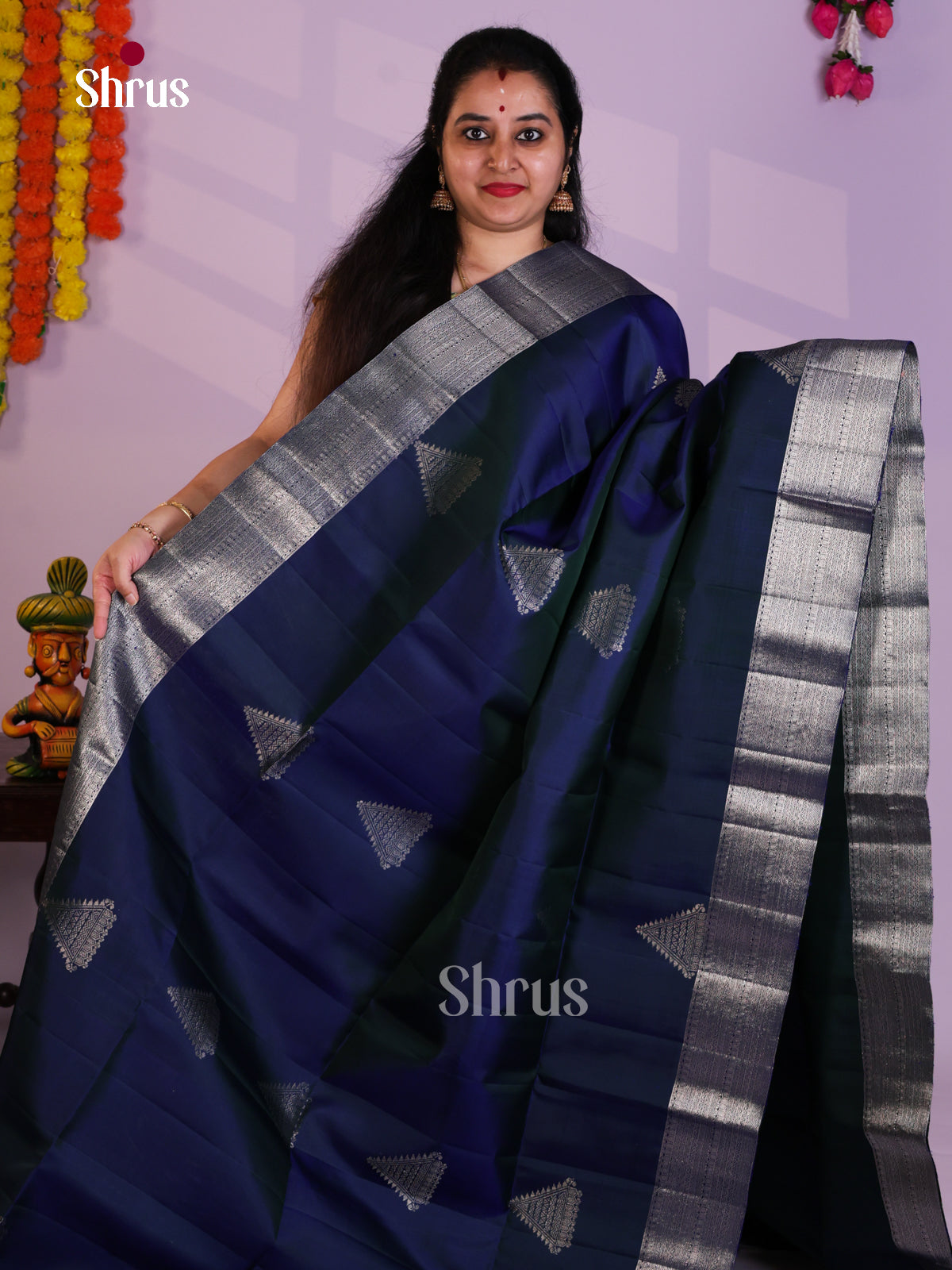 Buy Dazzling Navy Blue Pure Soft Silk Saree with Silver Zari Temple Motifs & Brocade Pallu