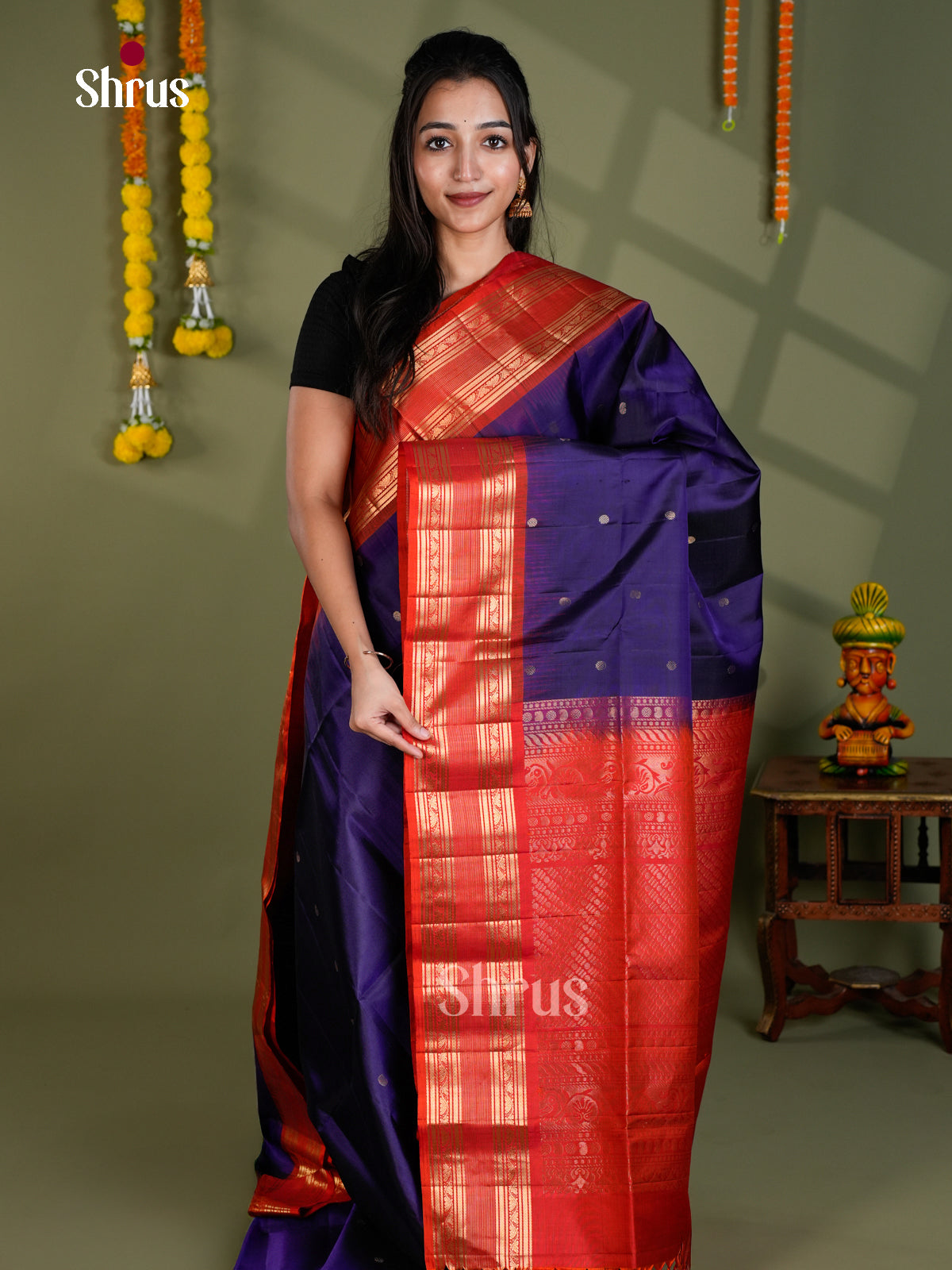 Buy Classic Navy Blue Soft Silk Saree With Small Buttas, Red Rettaipet Border & Brocade Pallu