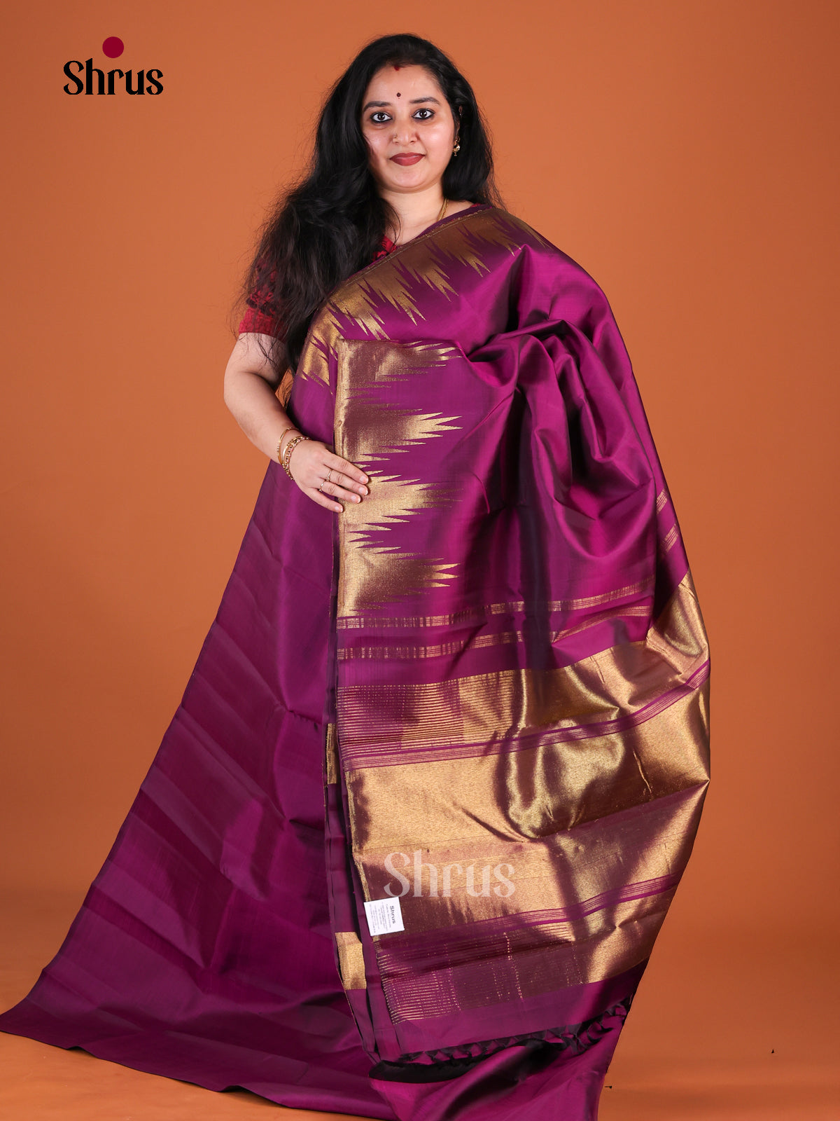 Opulent Magenta Kanchipuram Silk Saree With Plain Body | Bold Zari Temple Border & Rich Pallu