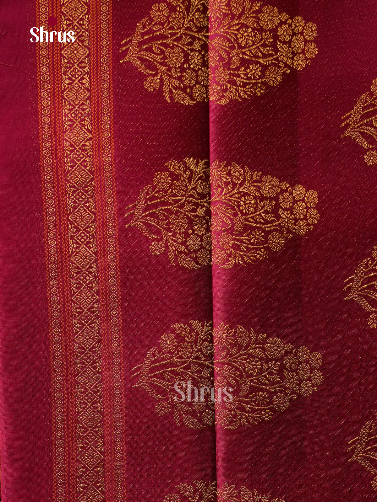 Opulent Salmon Pink Kanchipuram Saree With Floral Jaal Patterns | Dark Pink Rettapet Zari Border & Pallu
